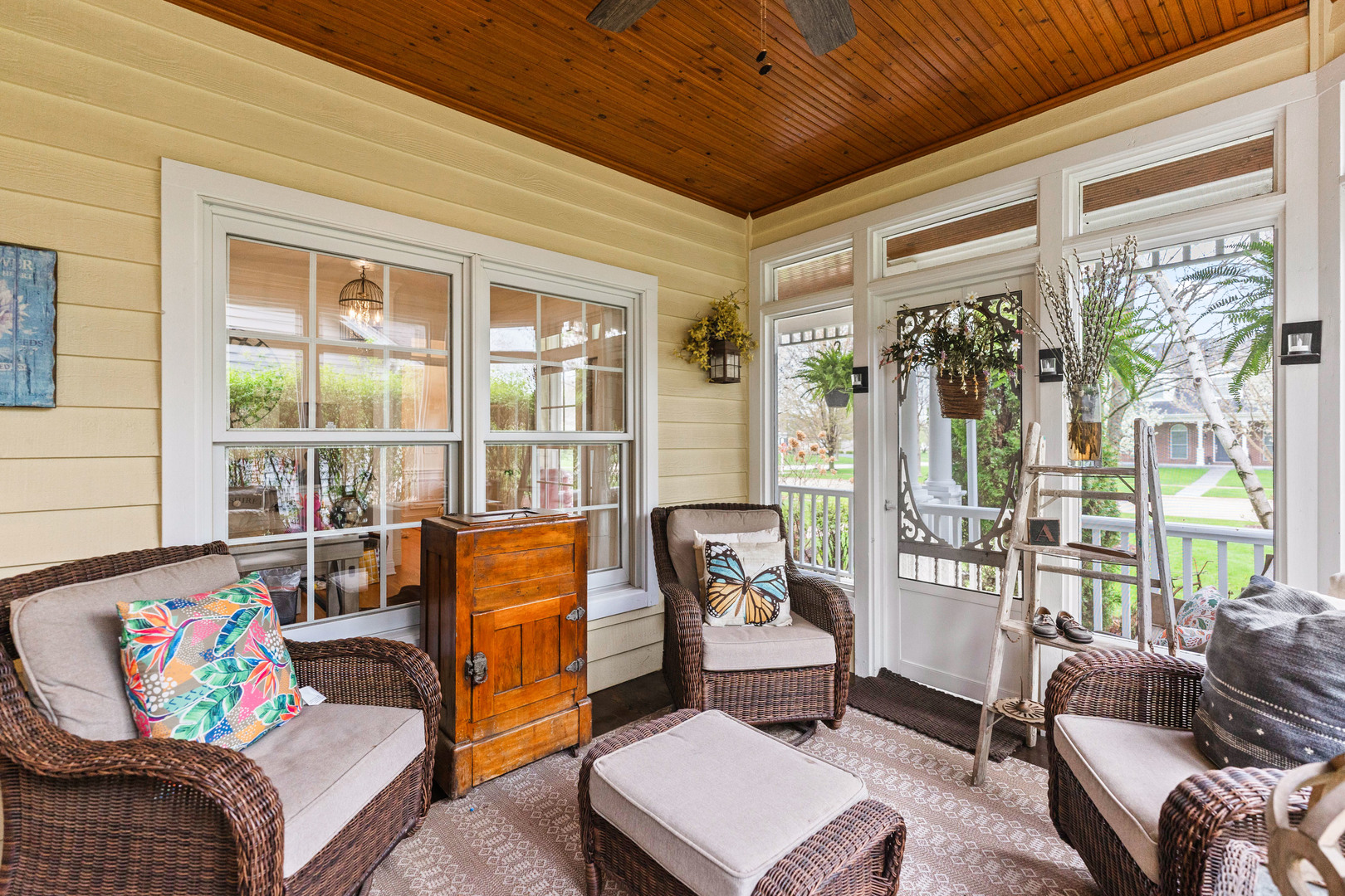 3N985 Walt Whitman Road