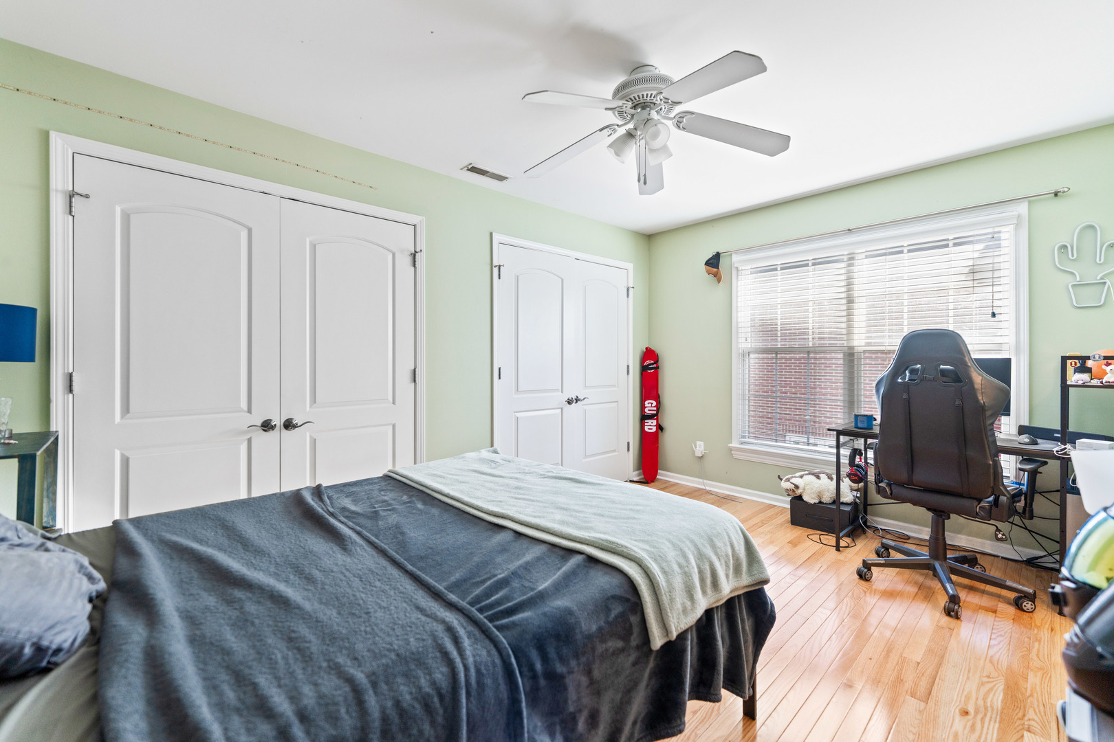 3N943 Ralph Waldo Emerson Lane