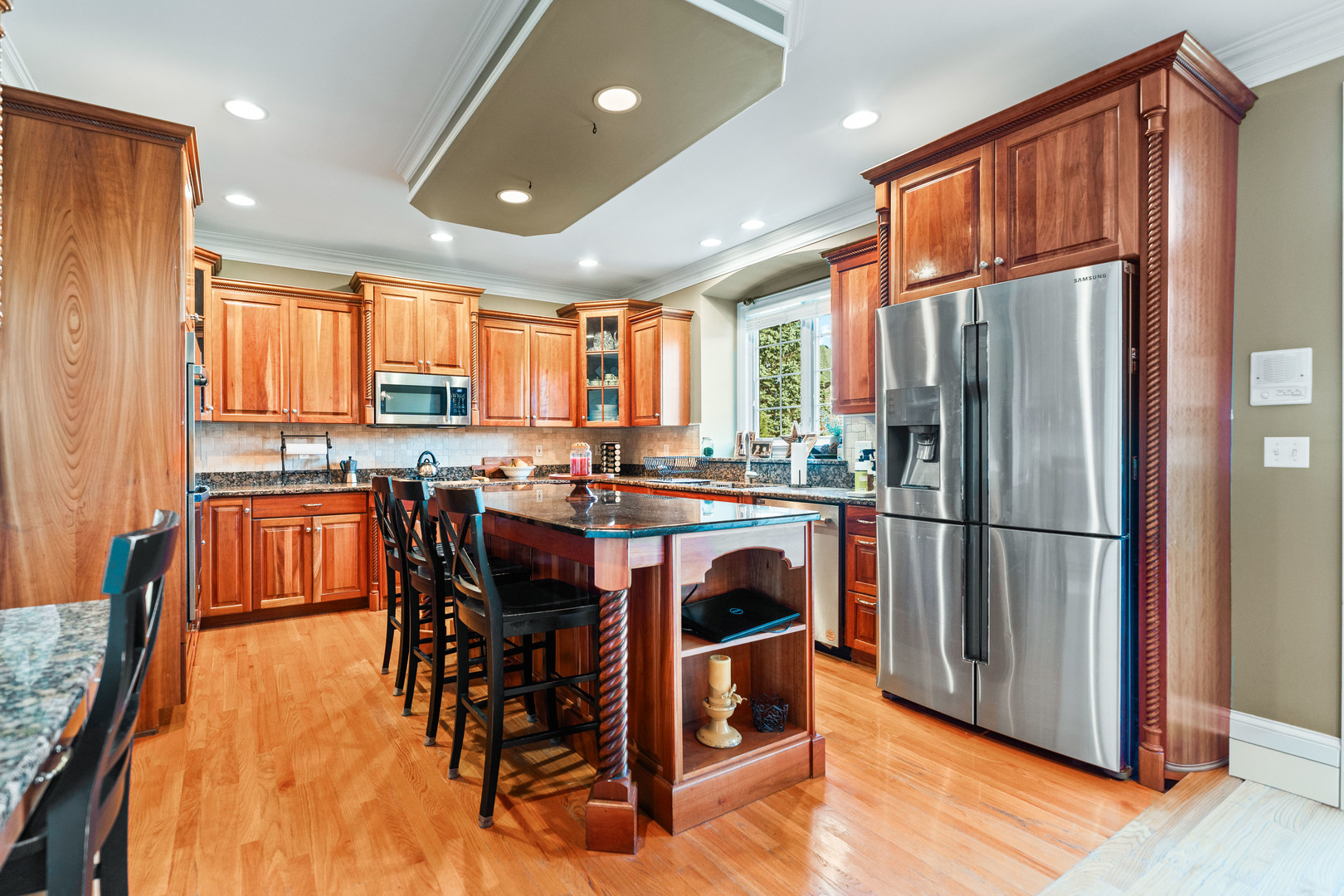 3N943 Ralph Waldo Emerson Lane