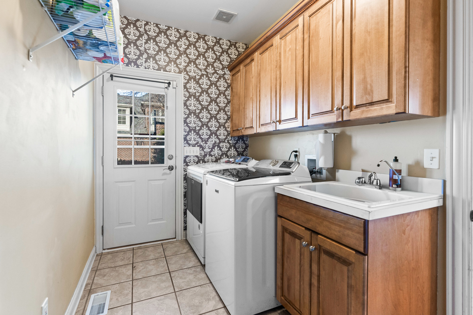 3N943 Ralph Waldo Emerson Lane