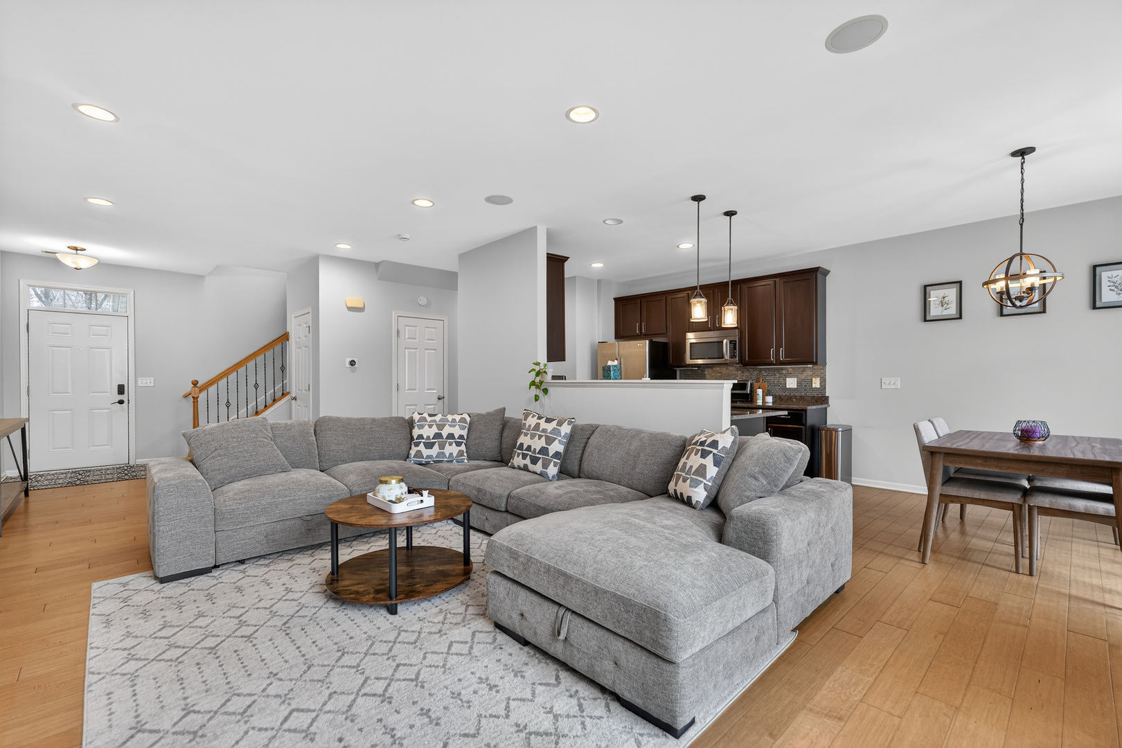 6N385 Whitmore Circle Unit: B