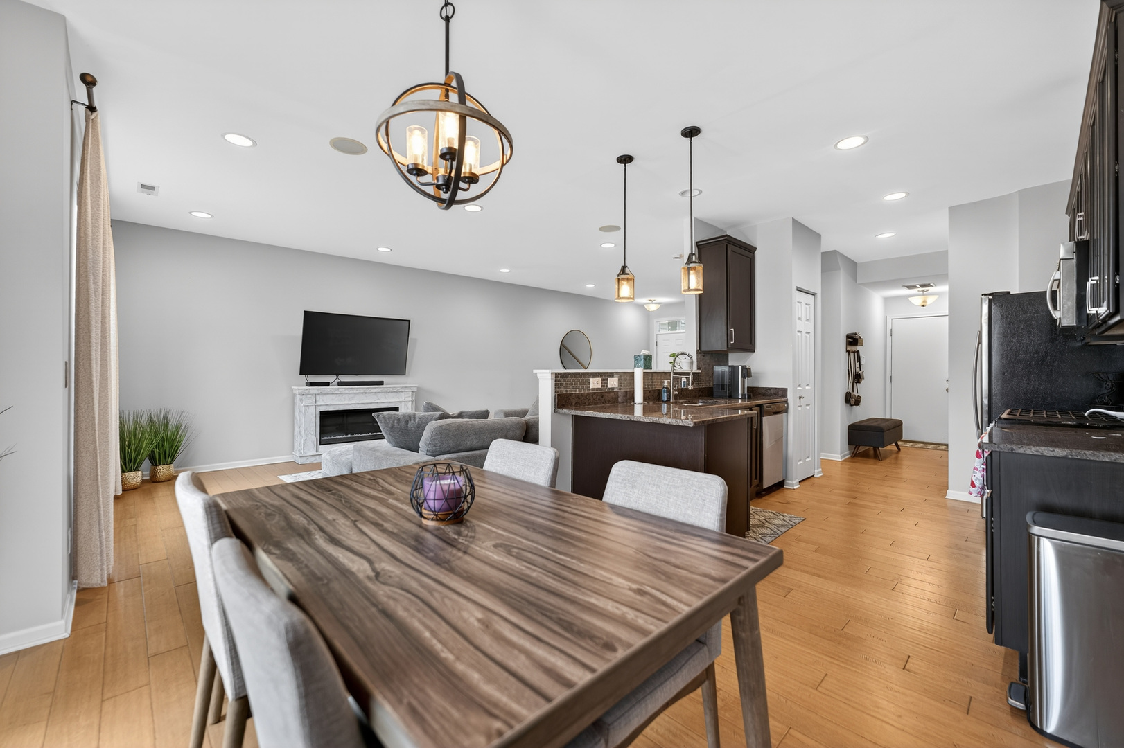 6N385 Whitmore Circle Unit: B