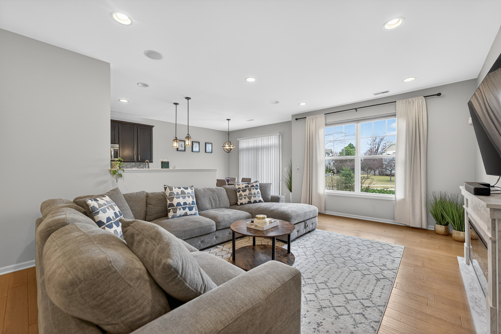 6N385 Whitmore Circle Unit: B