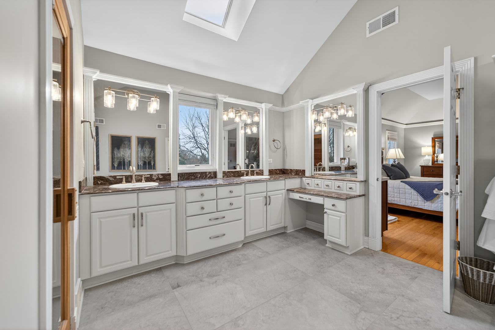 38W509 Golfview Court