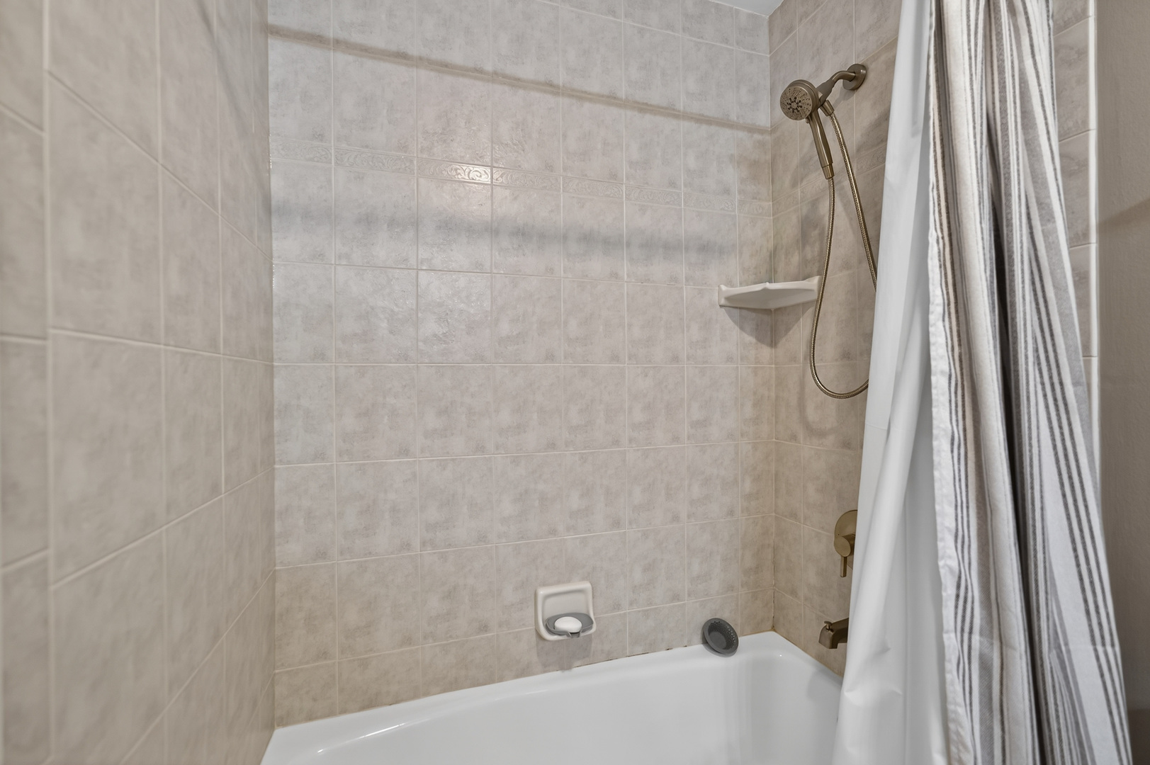 38W509 Golfview Court