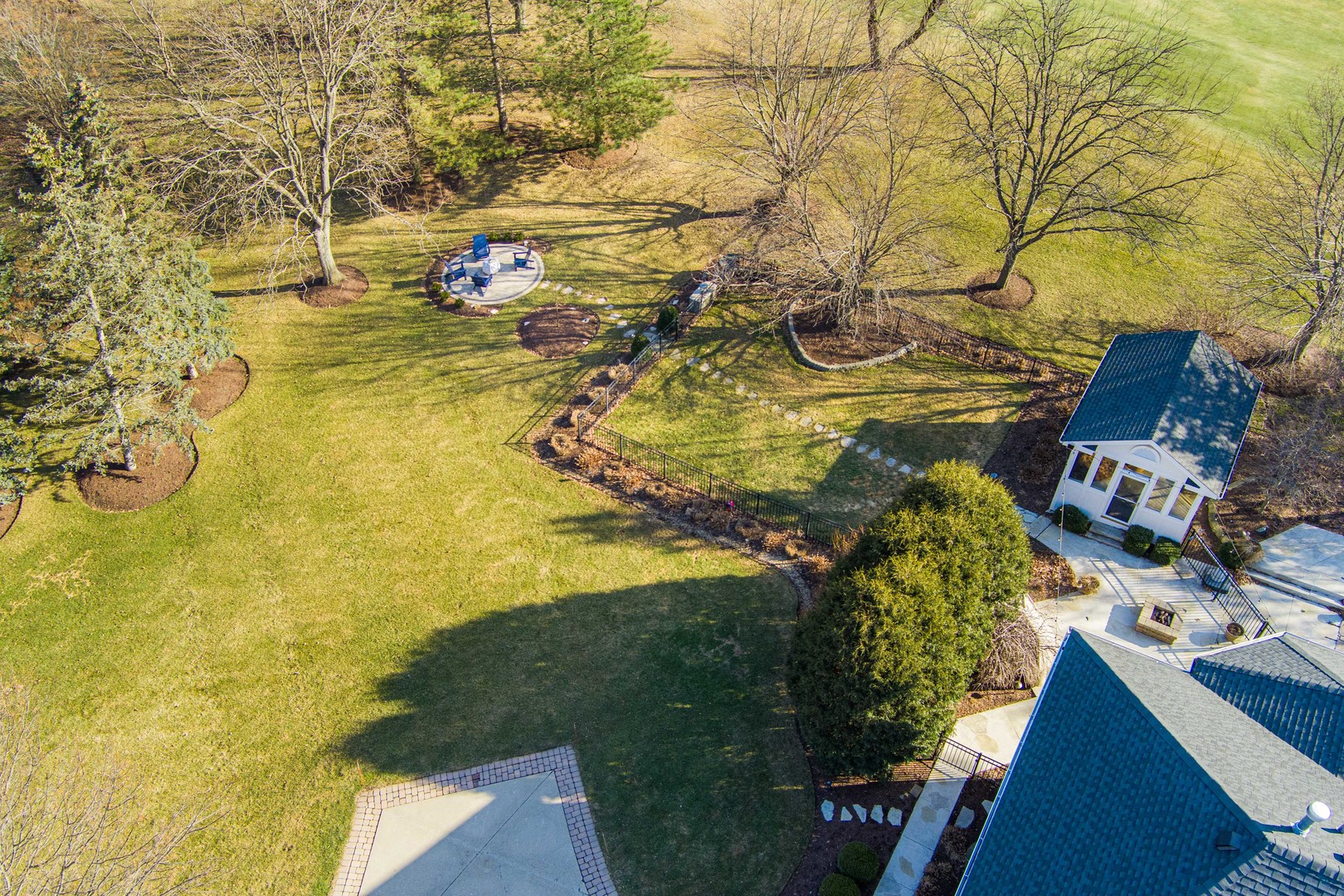 38W509 Golfview Court