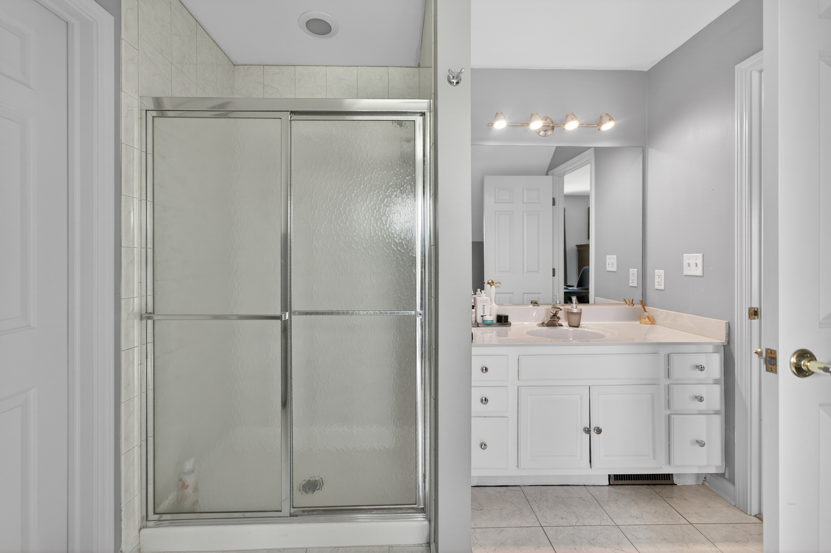 39W480 Abbey Glen Court