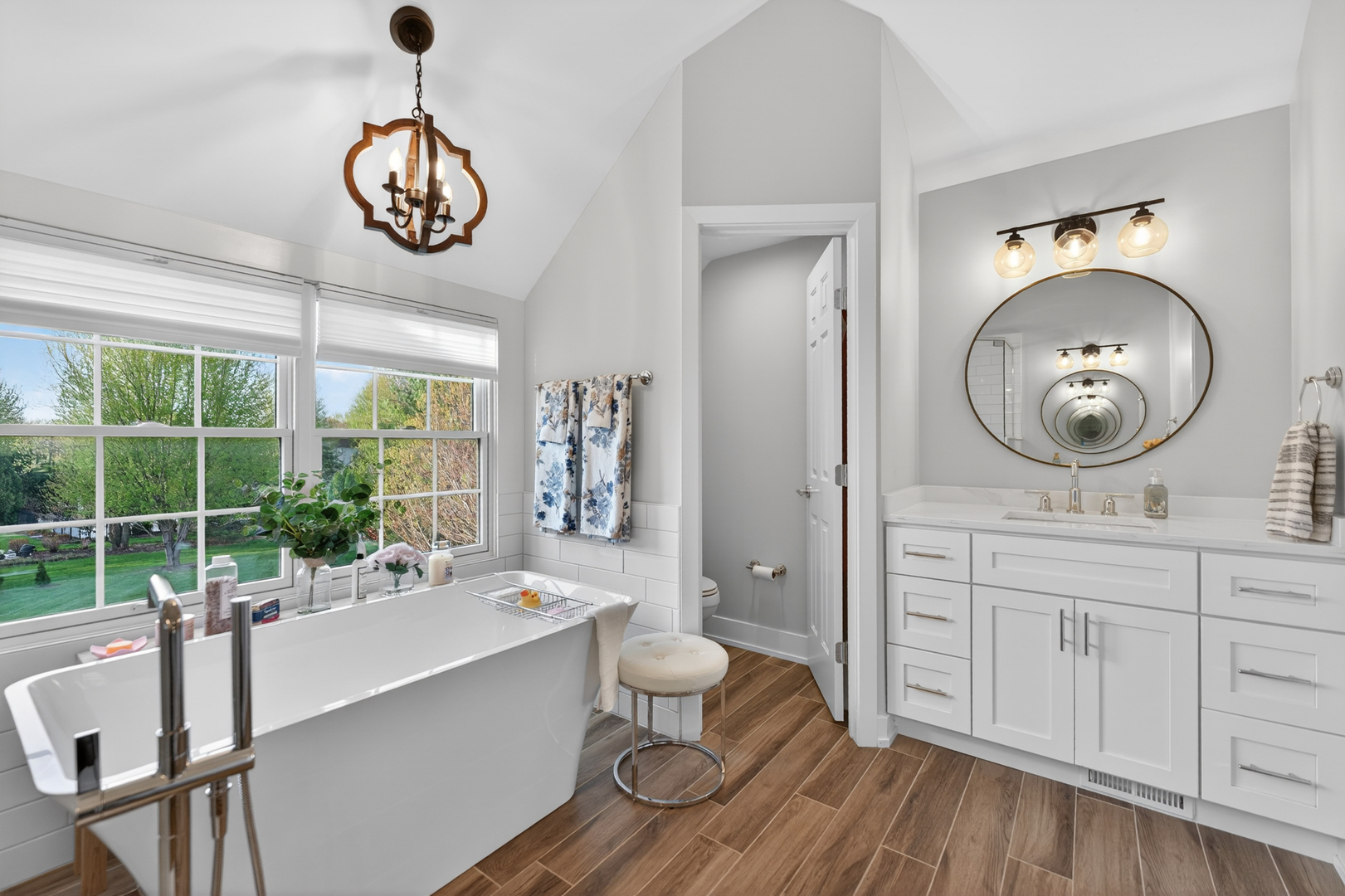 39W480 Abbey Glen Court