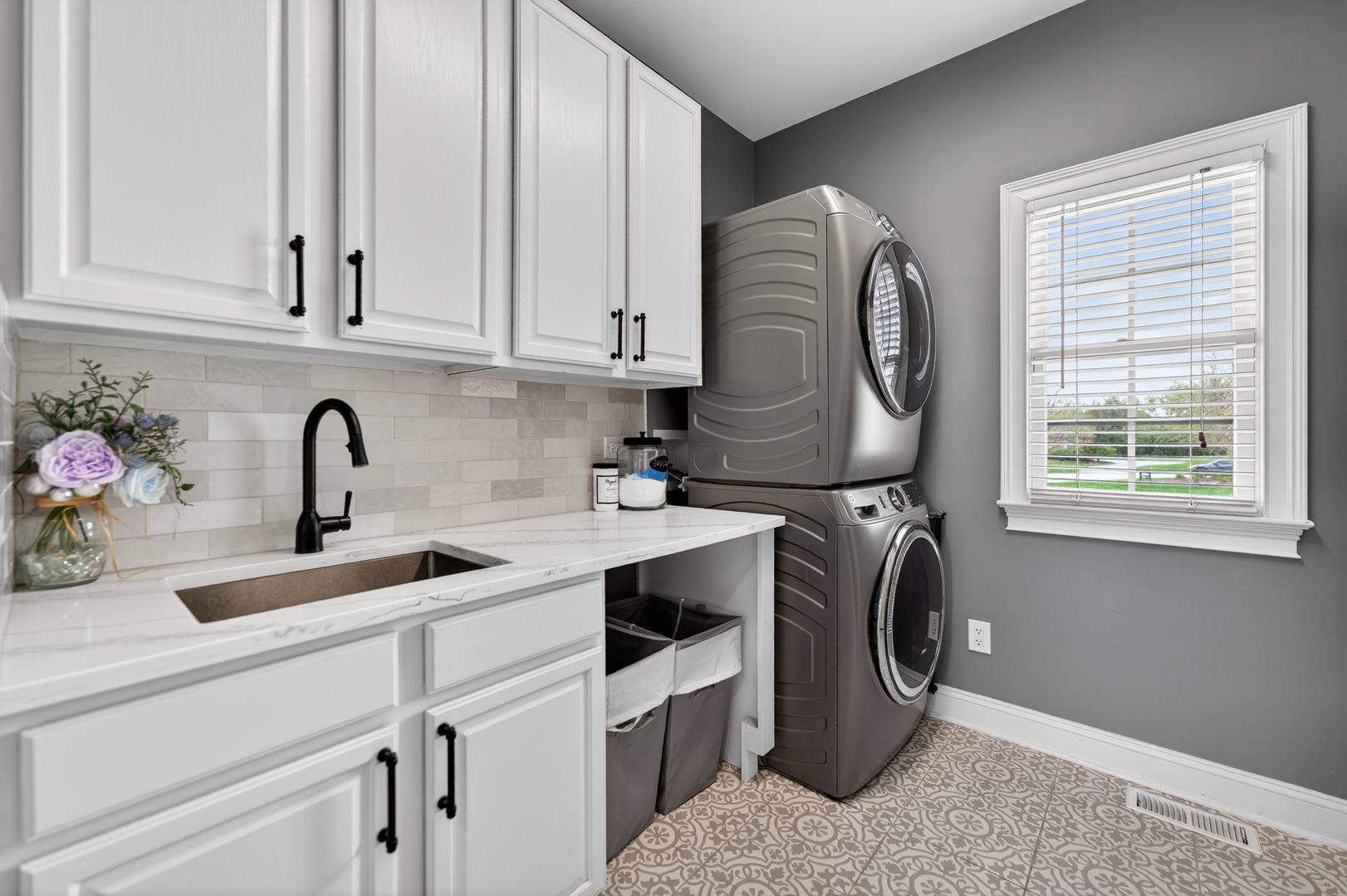 39W480 Abbey Glen Court