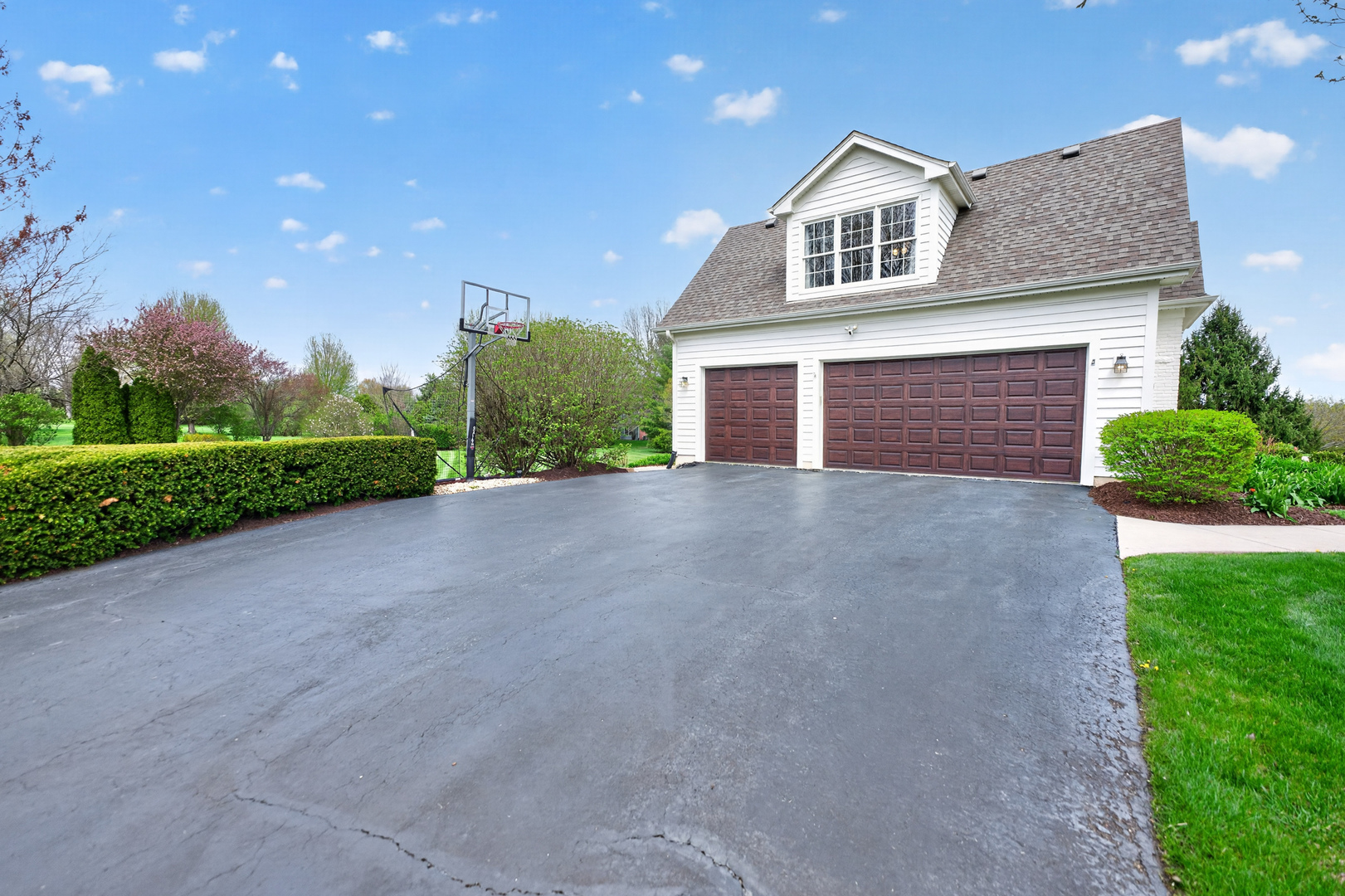 39W480 Abbey Glen Court