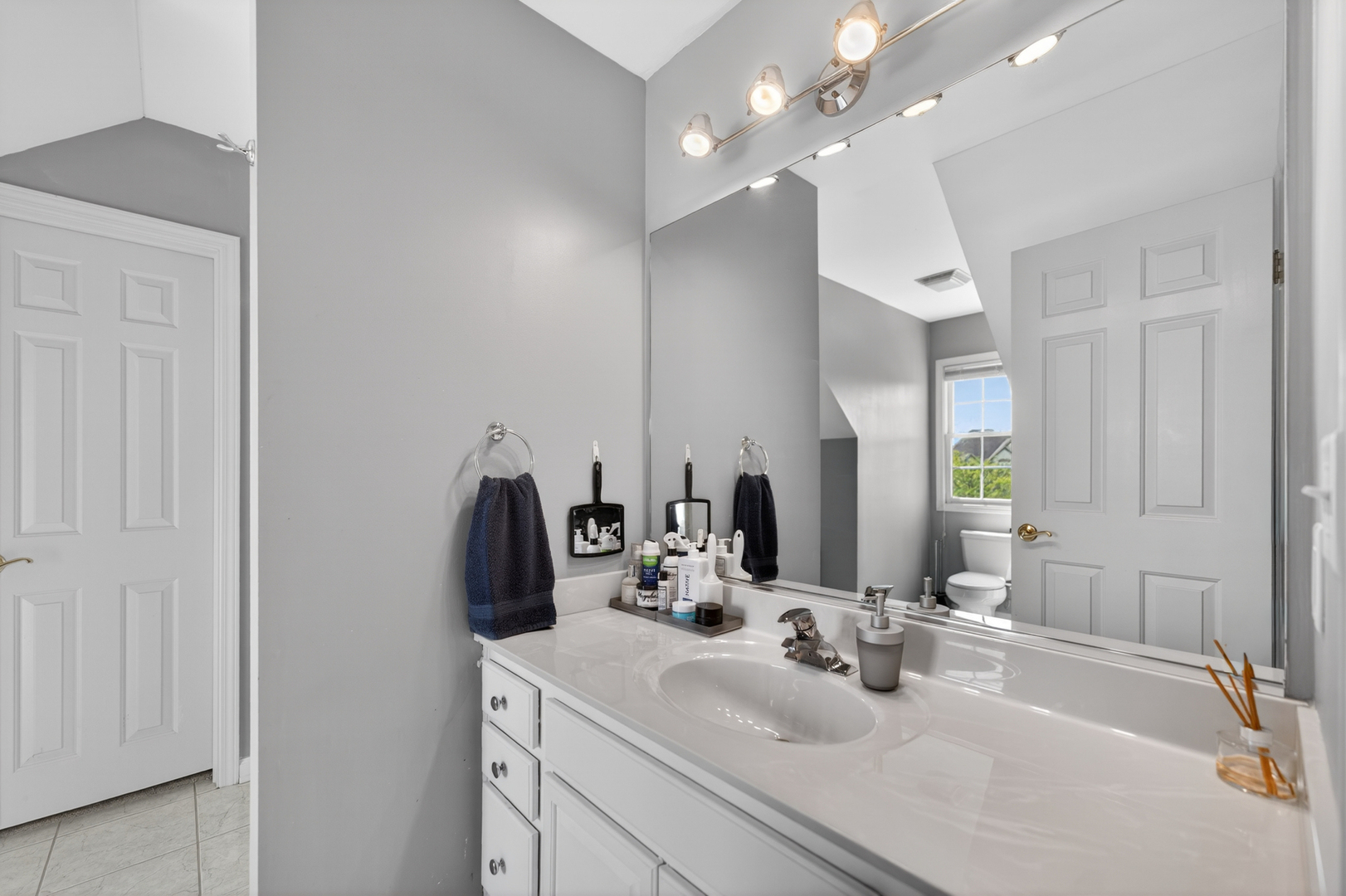 39W480 Abbey Glen Court