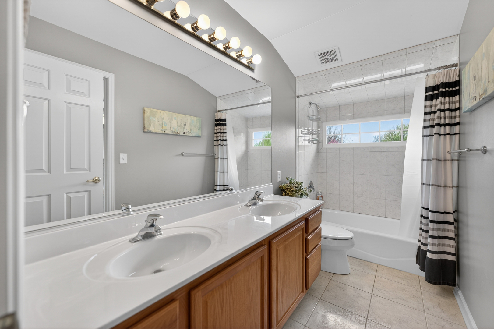 39W480 Abbey Glen Court