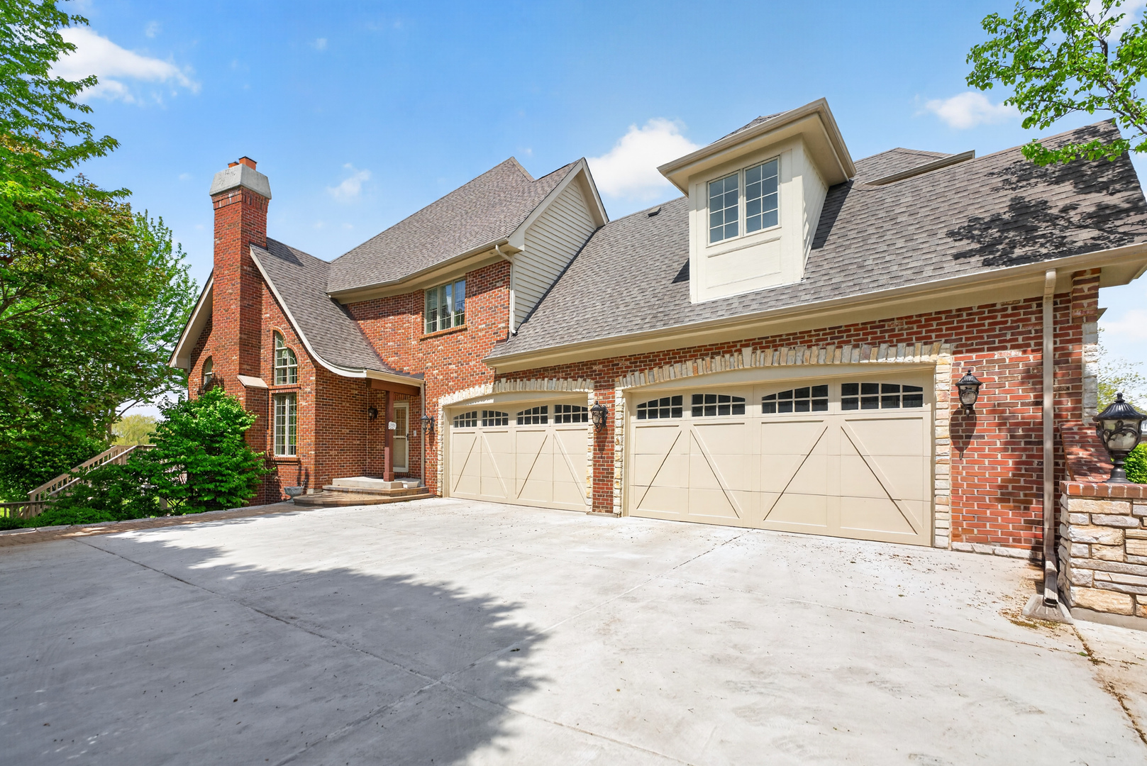 39W835 Goldenrod Drive