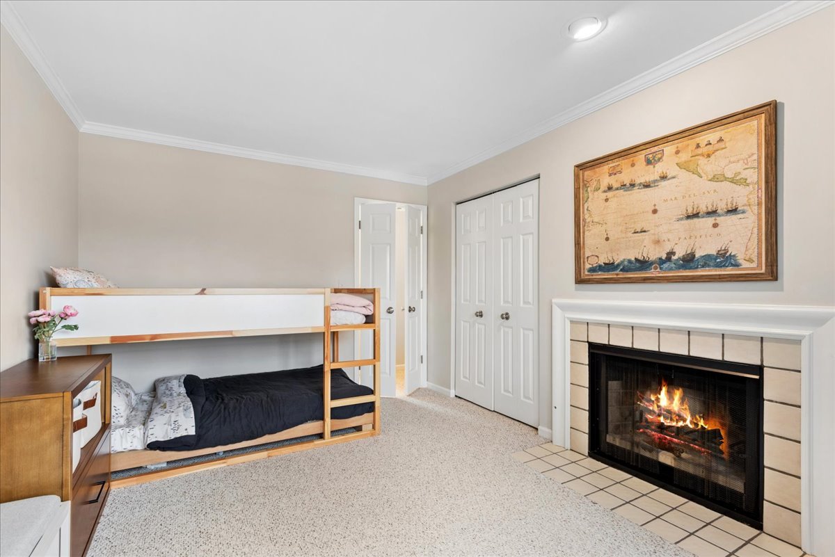 1675 Grosvenor Circle Unit: C