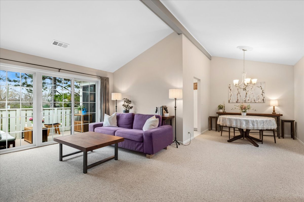 1675 Grosvenor Circle Unit: C