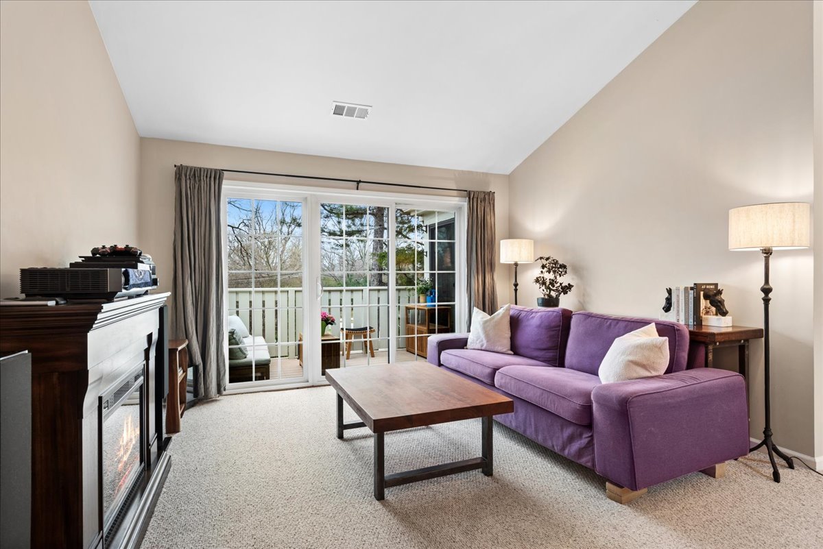 1675 Grosvenor Circle Unit: C
