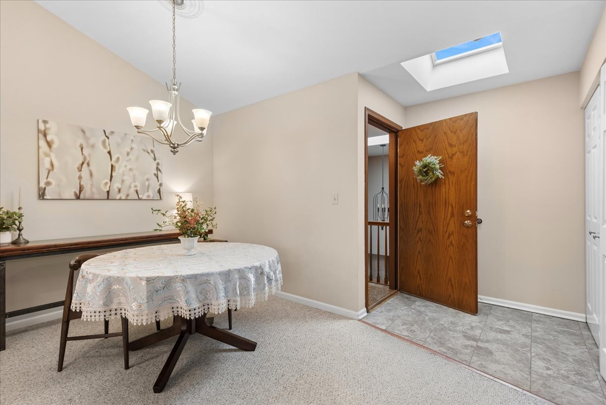 1675 Grosvenor Circle Unit: C