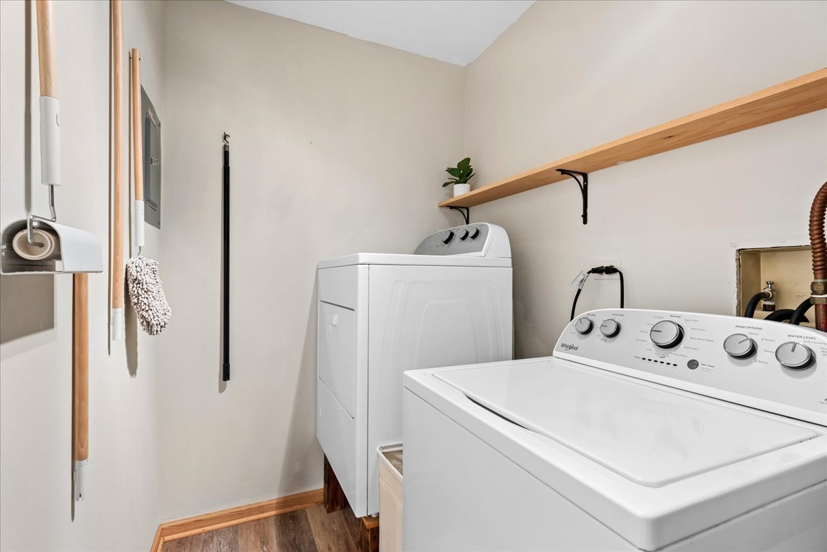 1675 Grosvenor Circle Unit: C