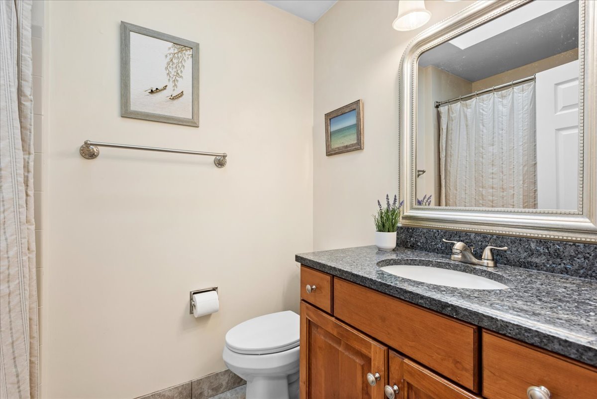 1675 Grosvenor Circle Unit: C