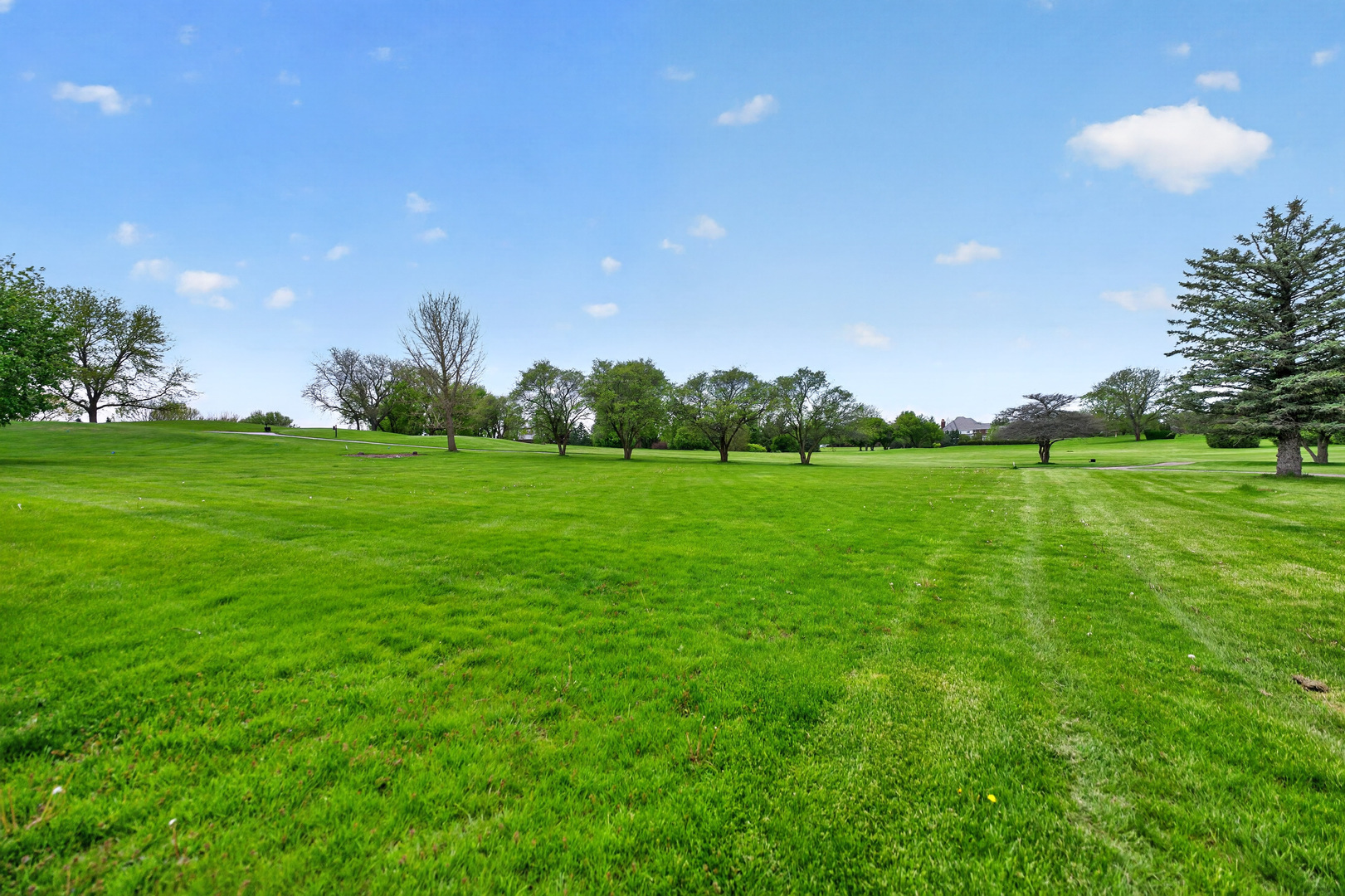 38W535 Golfview Court