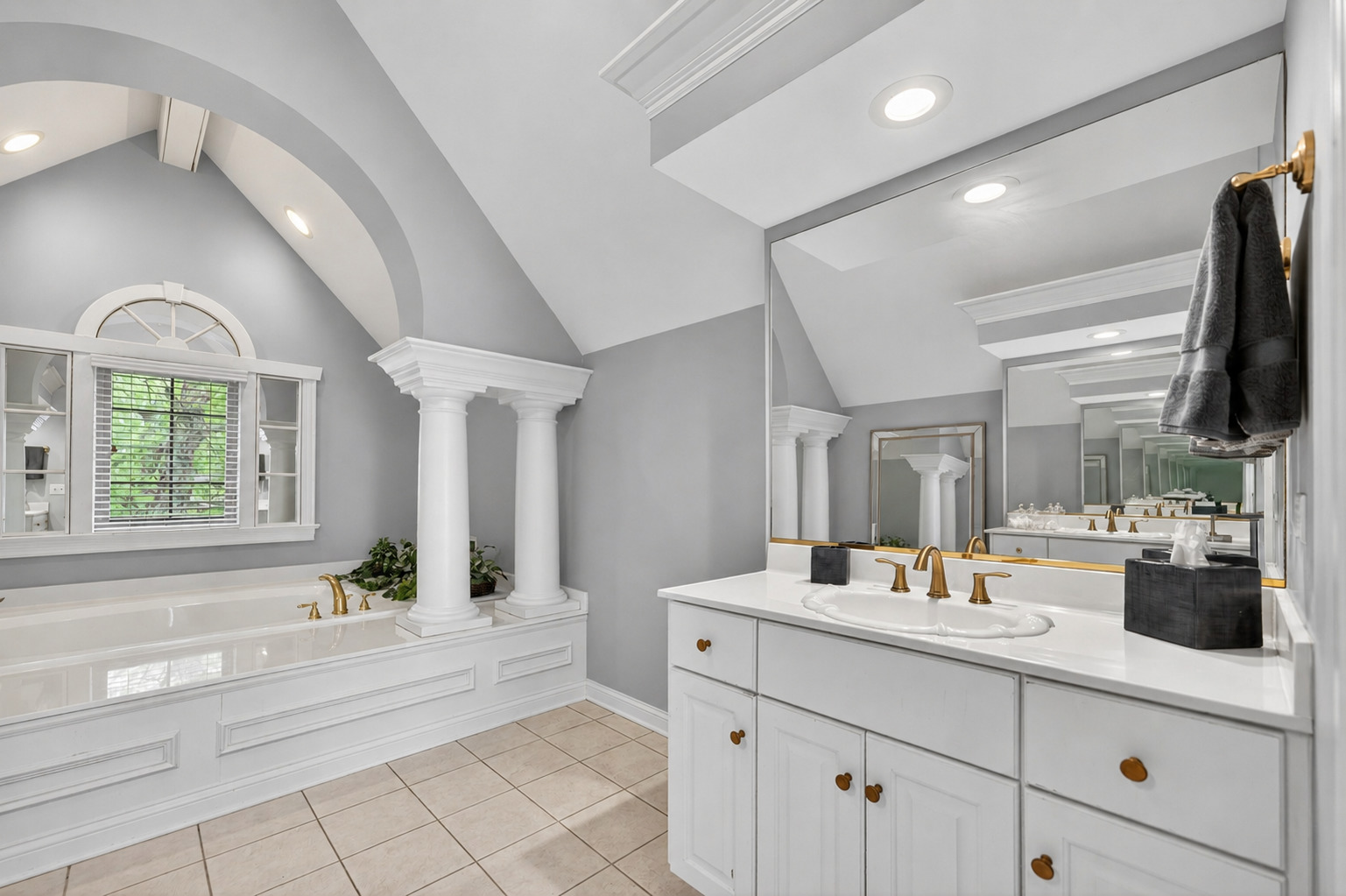 38W535 Golfview Court