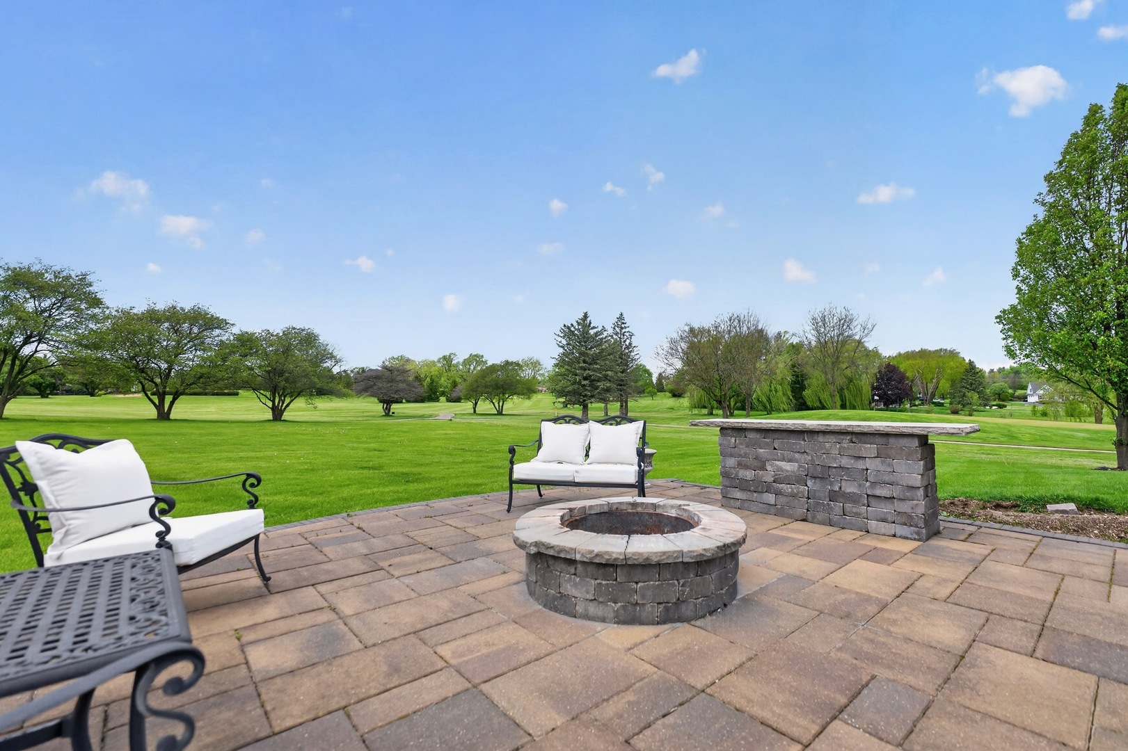 38W535 Golfview Court