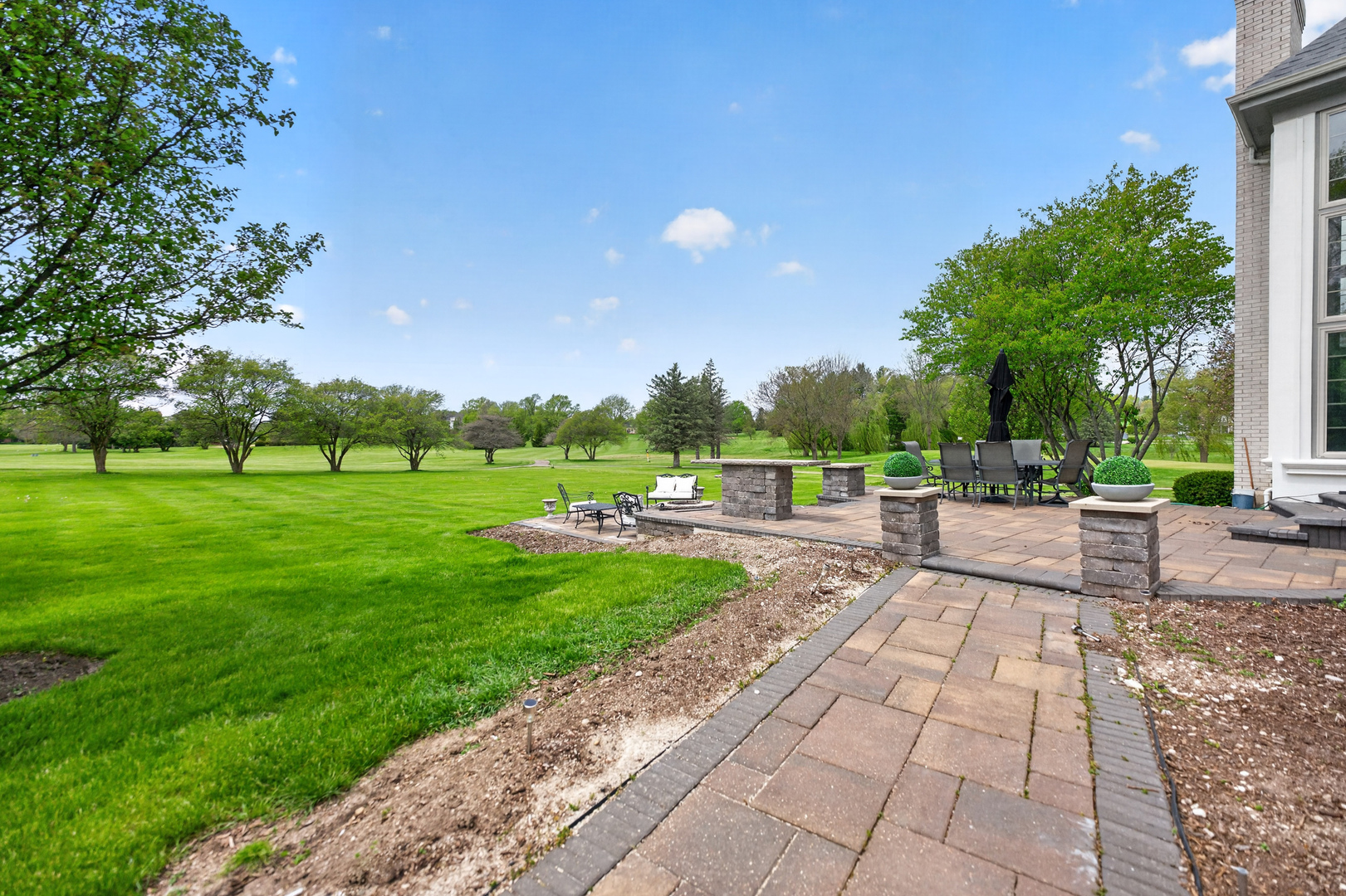 38W535 Golfview Court