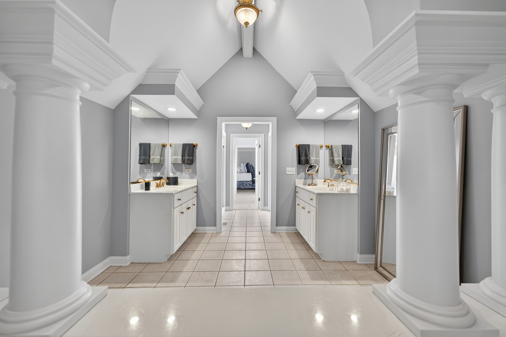 38W535 Golfview Court