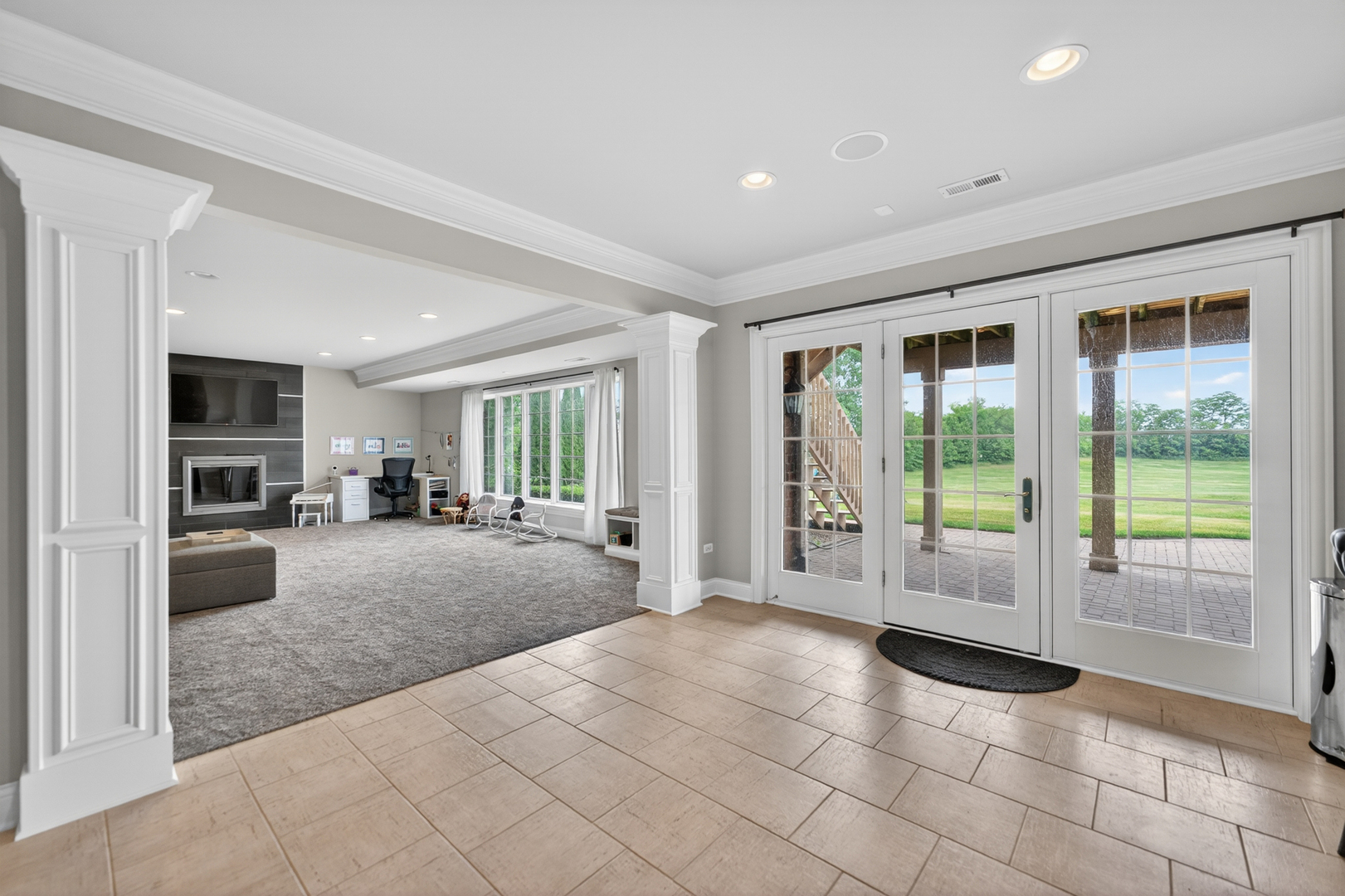 39W696 Henry David Thoreau Place