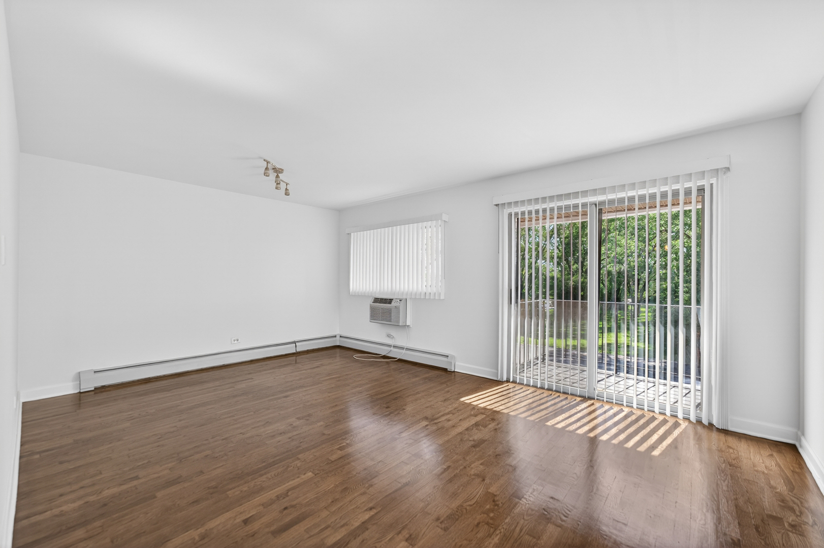 706 Marilyn Avenue Unit: 204