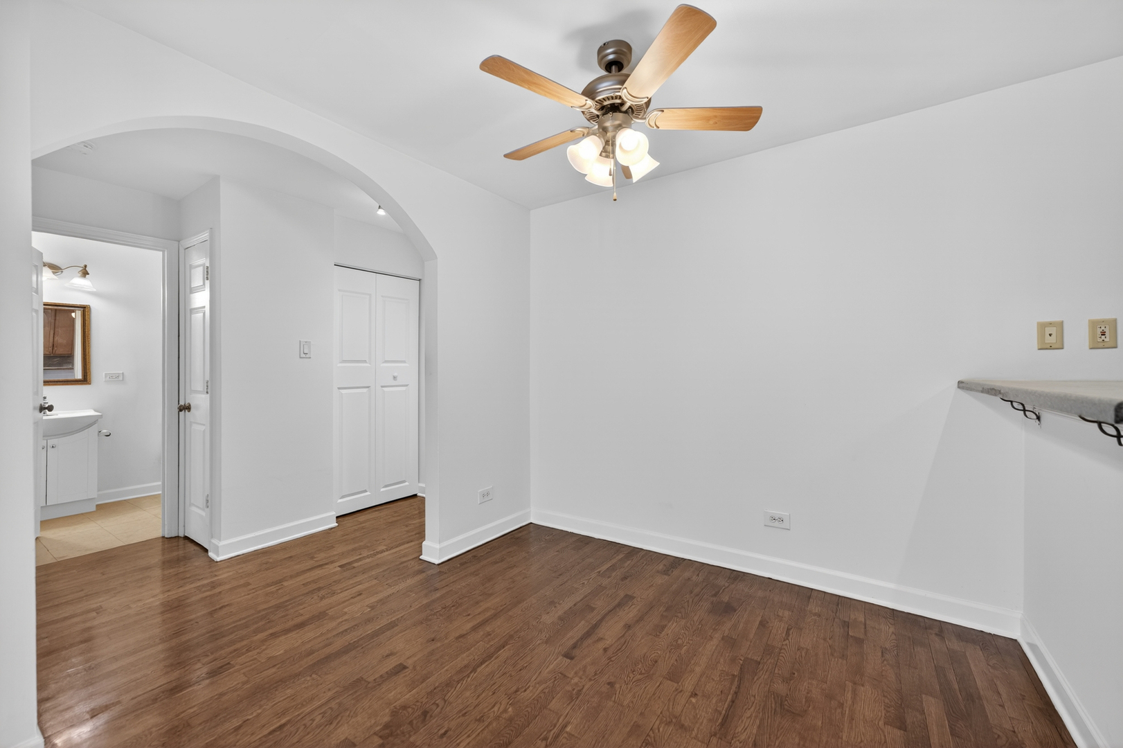706 Marilyn Avenue Unit: 204