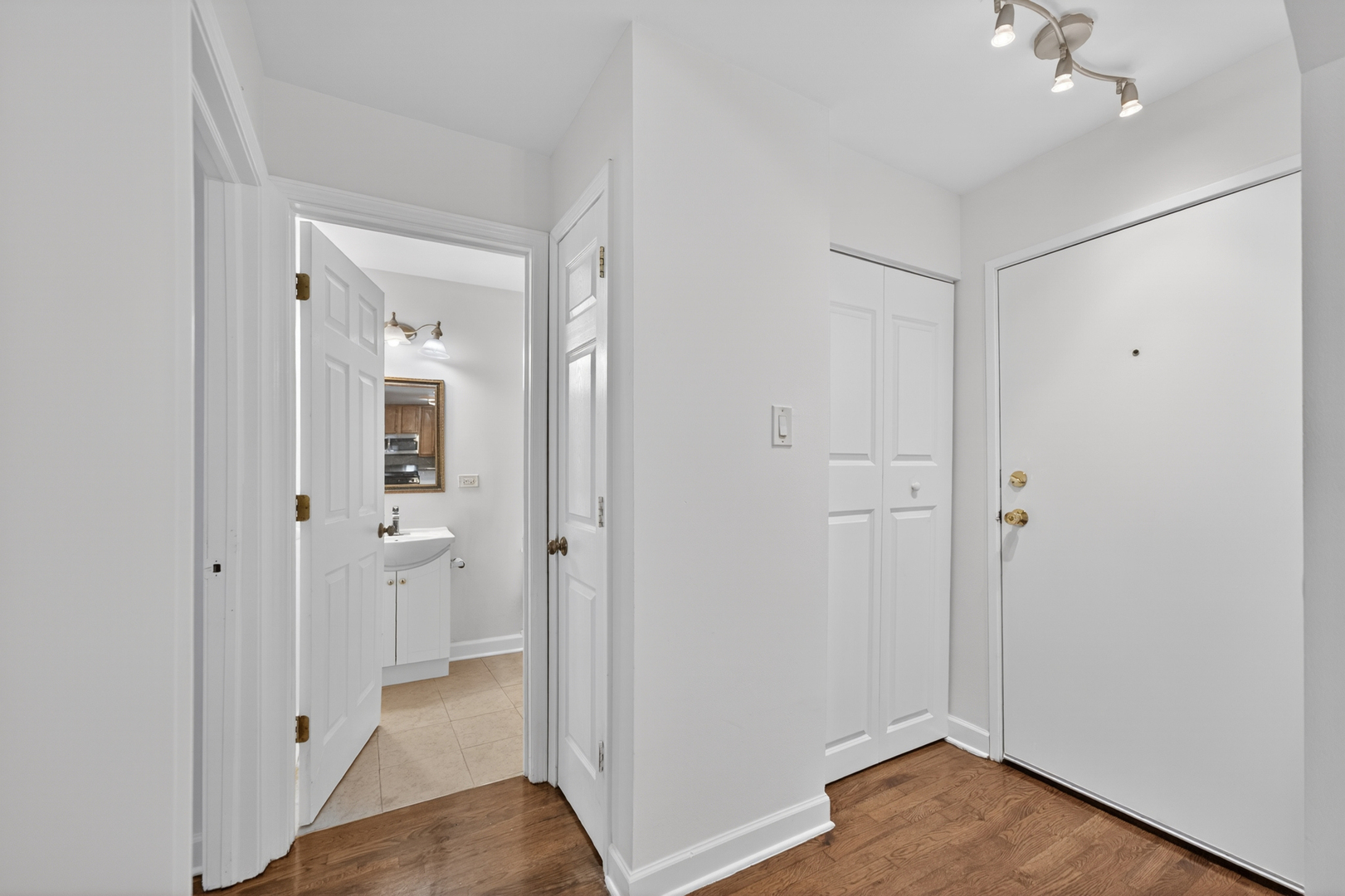 706 Marilyn Avenue Unit: 204
