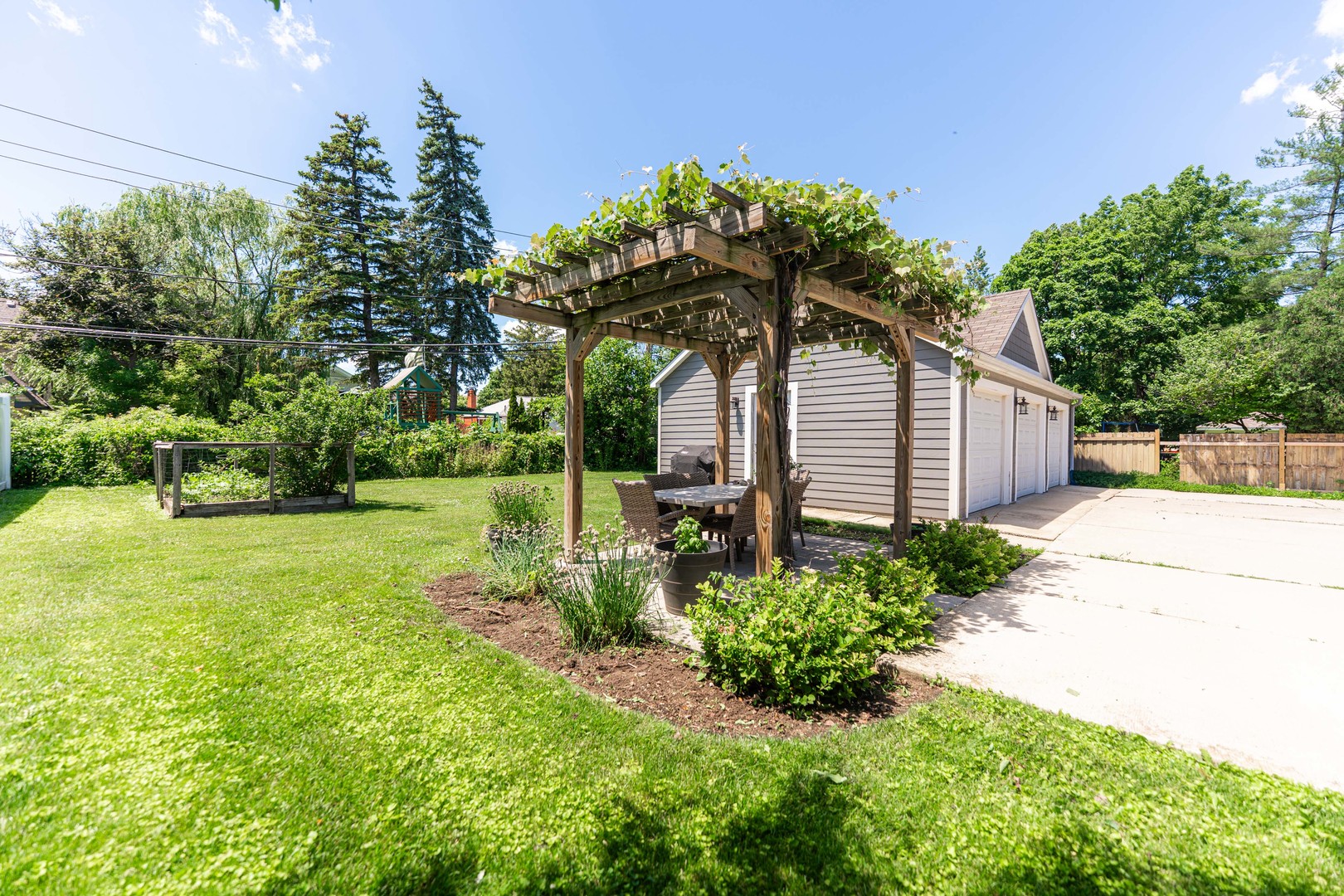 296 N Maple Avenue