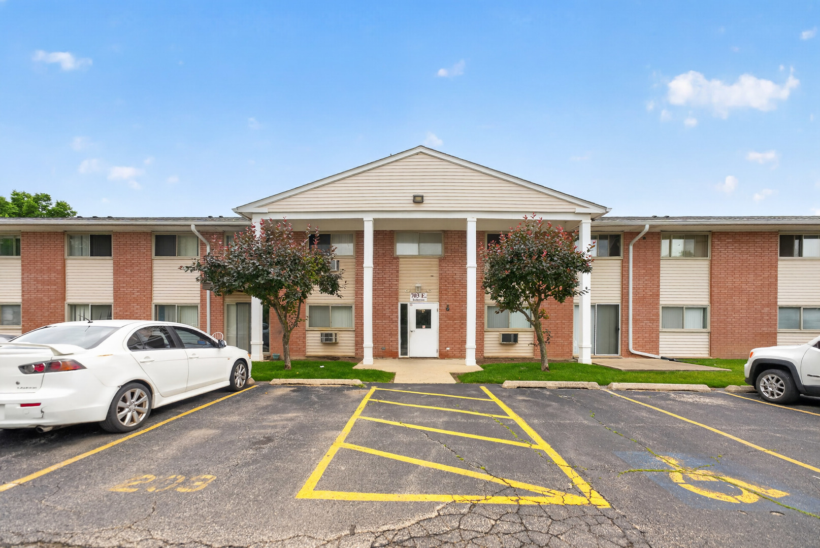 703 Fullerton Avenue Unit: 207