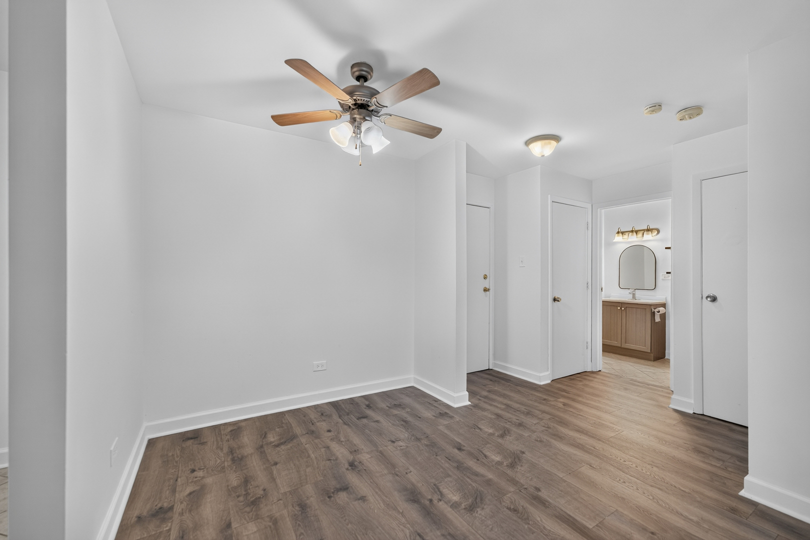 703 Fullerton Avenue Unit: 207