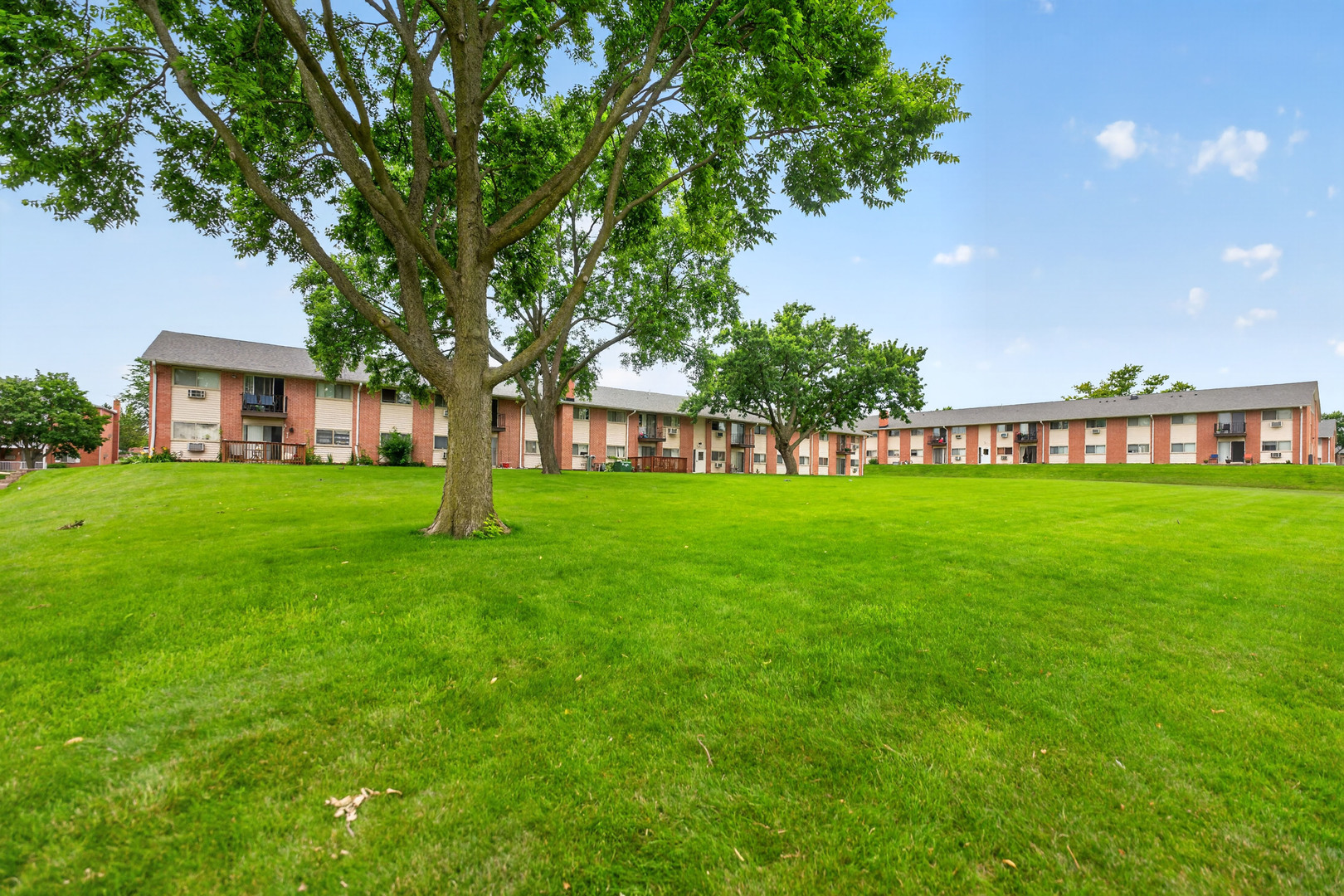 703 Fullerton Avenue Unit: 207