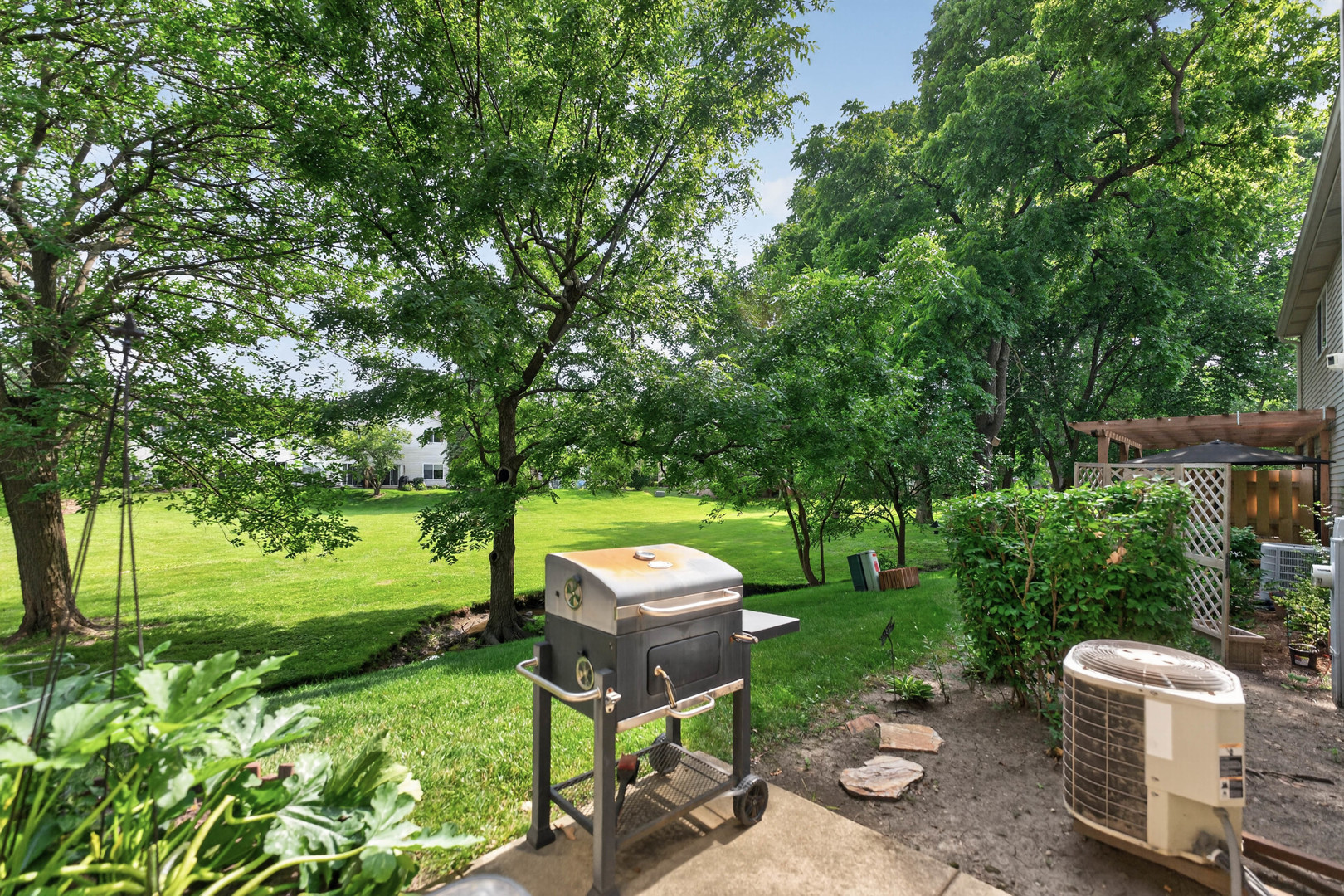 949 Tanager Court