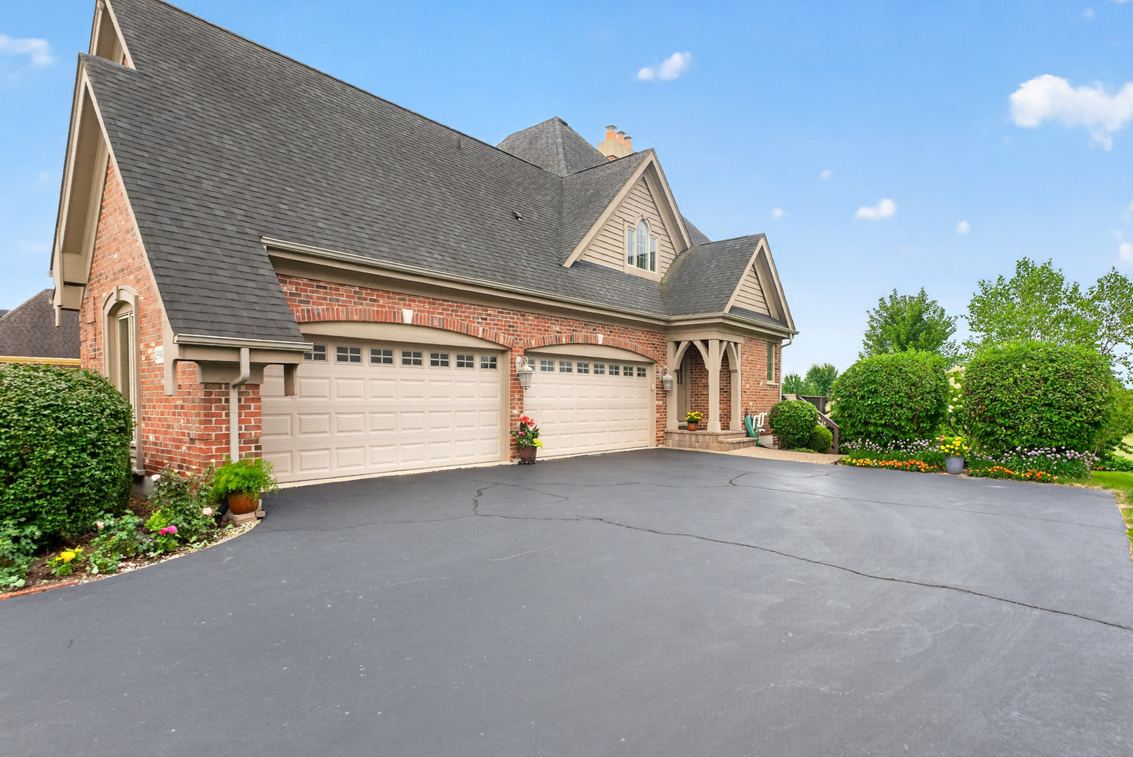 39W675 Goldenrod Drive