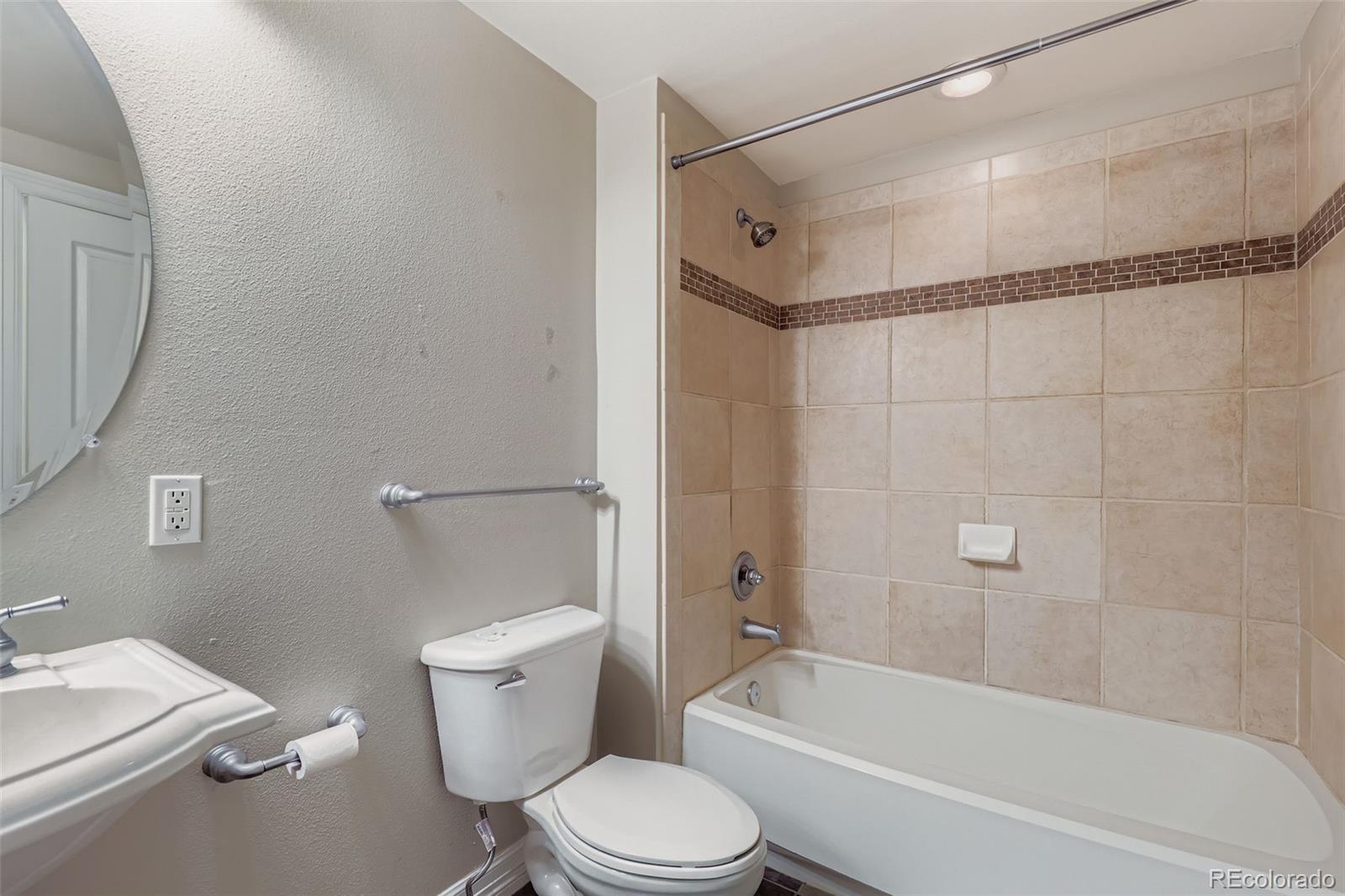 1705 Gaylord Street Unit: 205