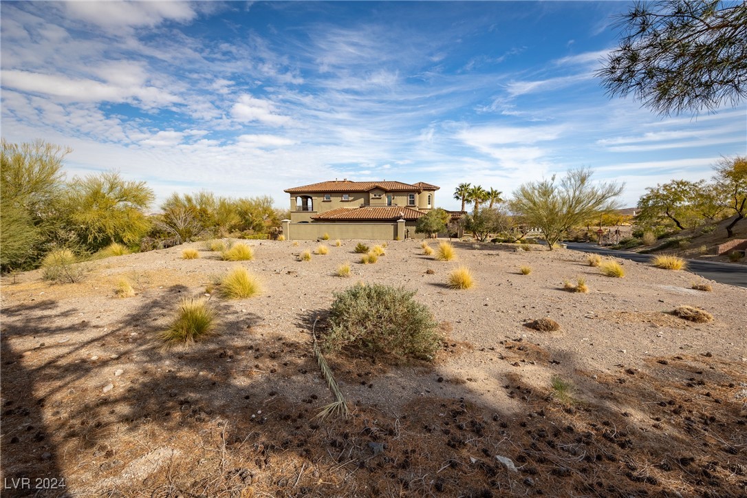 12 Camino Barcelona Place