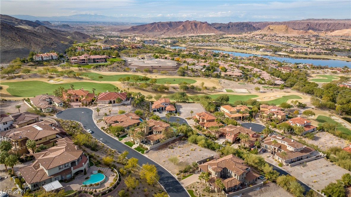 12 Camino Barcelona Place