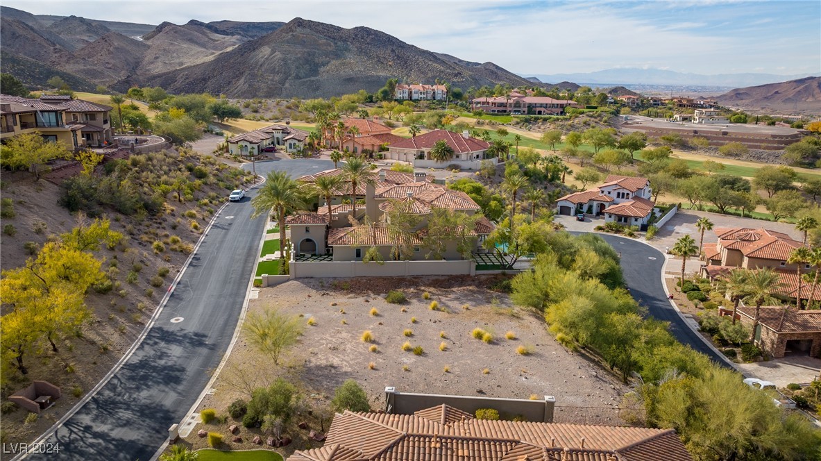 12 Camino Barcelona Place