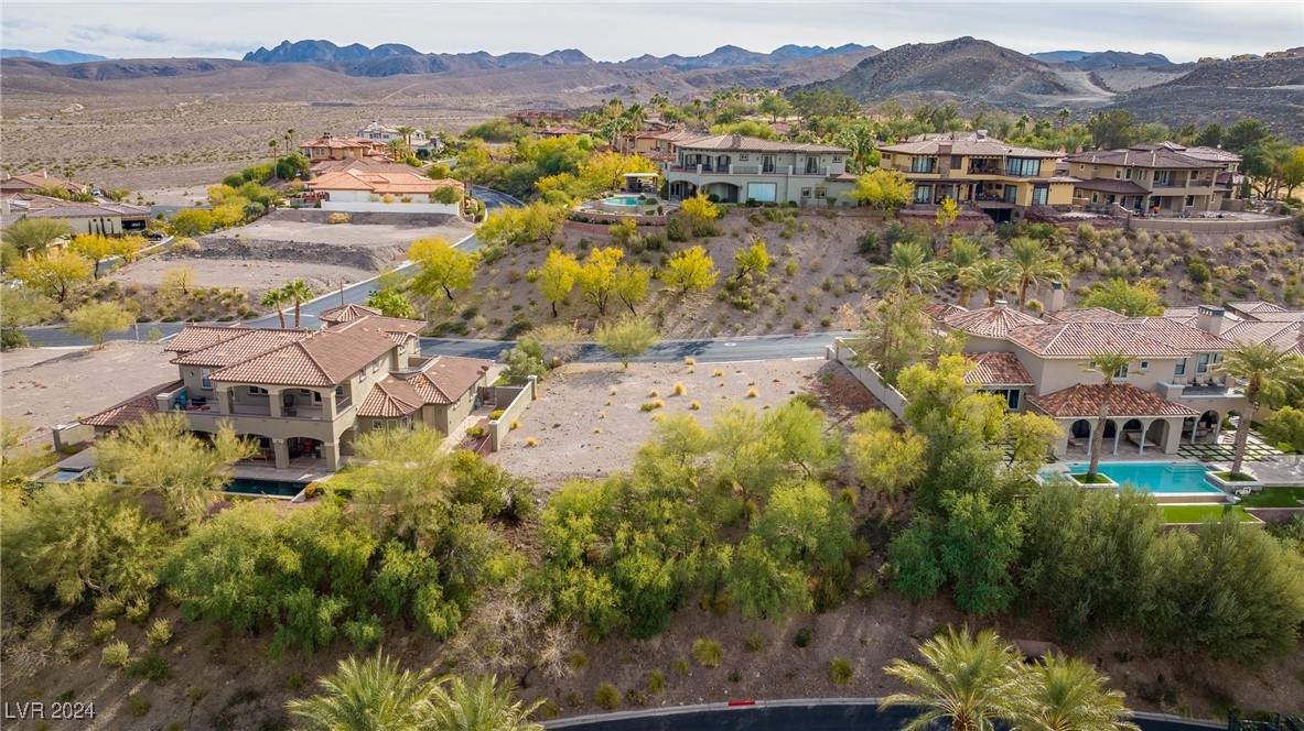 12 Camino Barcelona Place