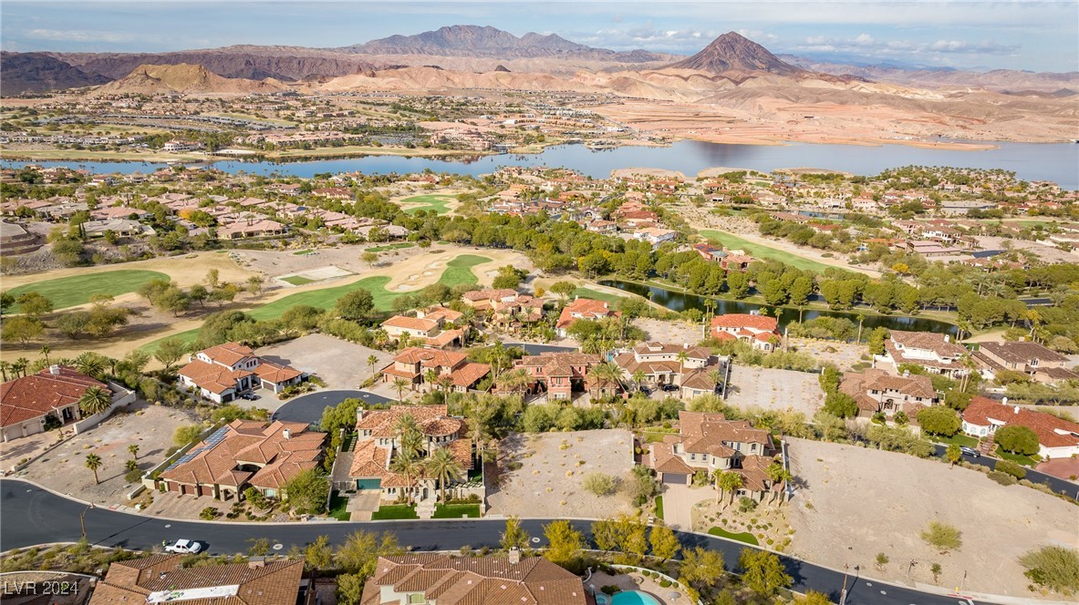 12 Camino Barcelona Place