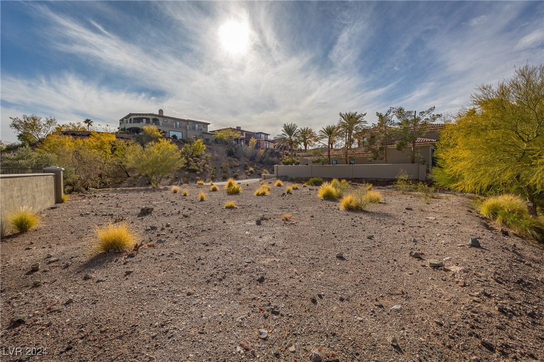 12 Camino Barcelona Place