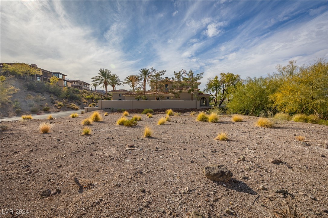 12 Camino Barcelona Place