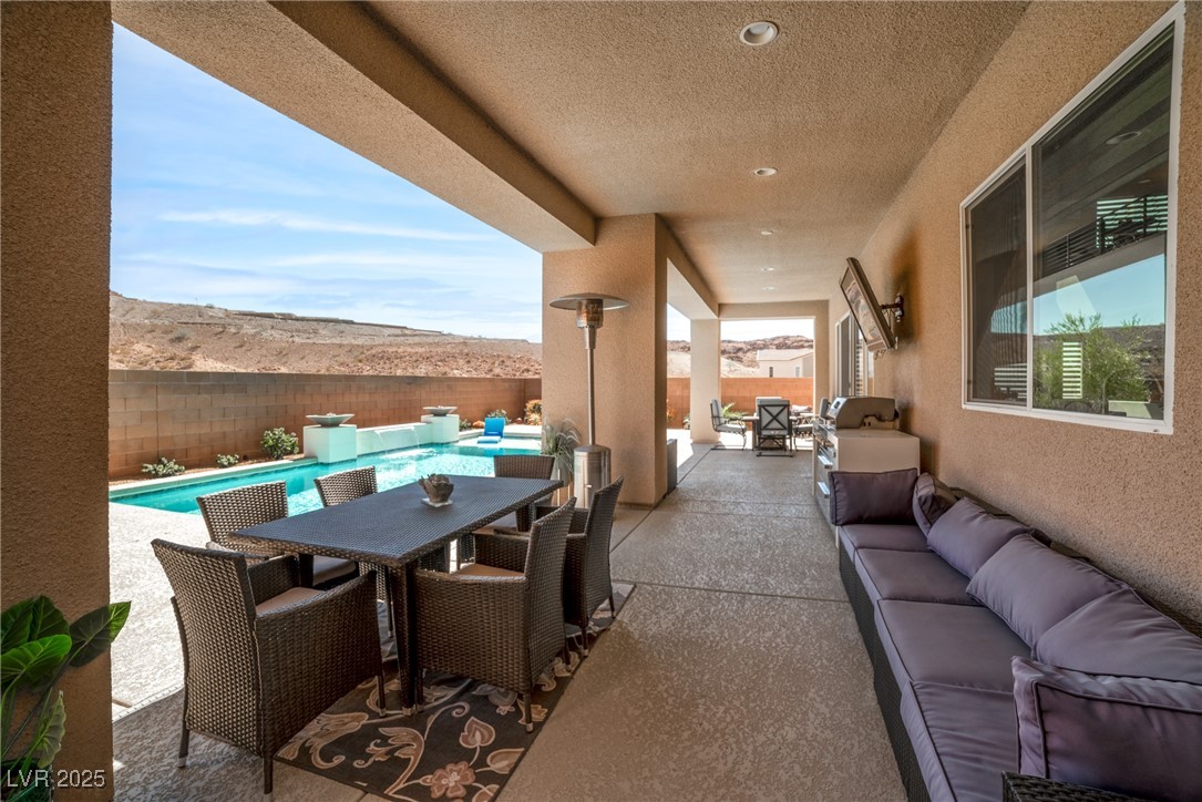 8 Hilltop Crest Street