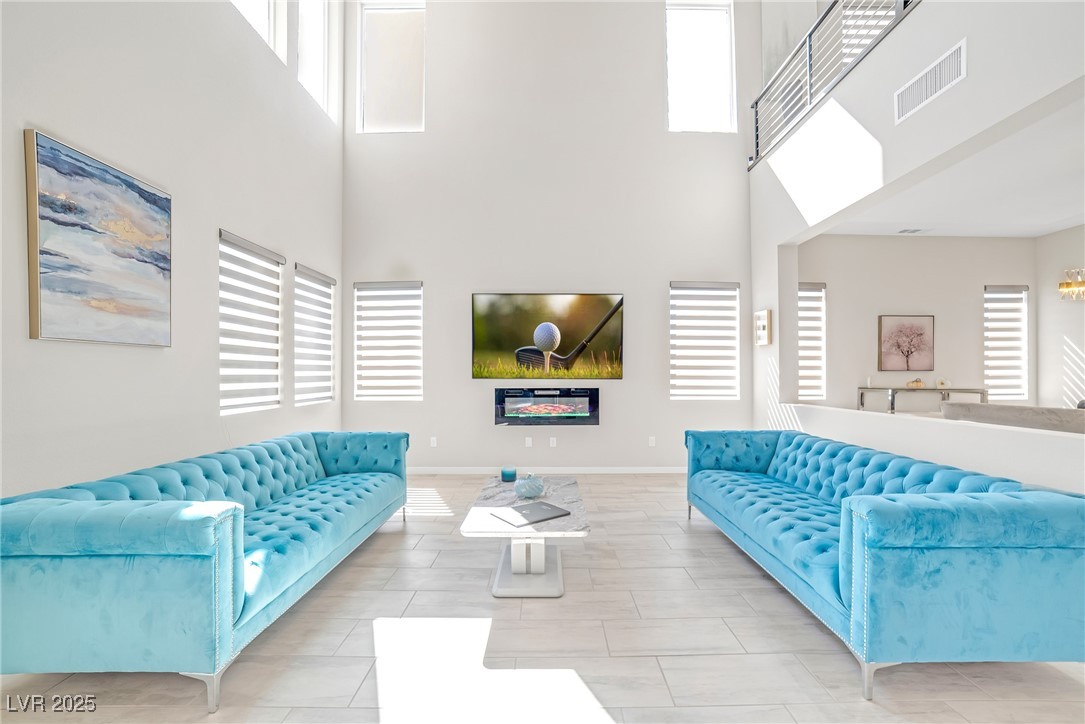 8 Hilltop Crest Street