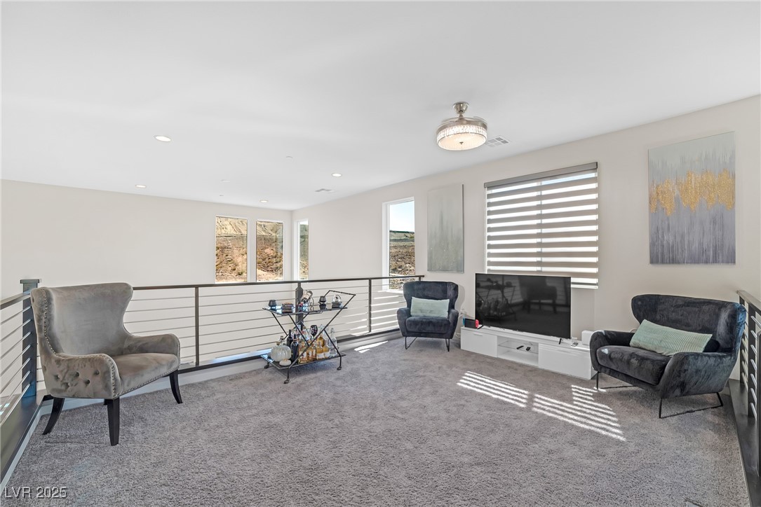 8 Hilltop Crest Street