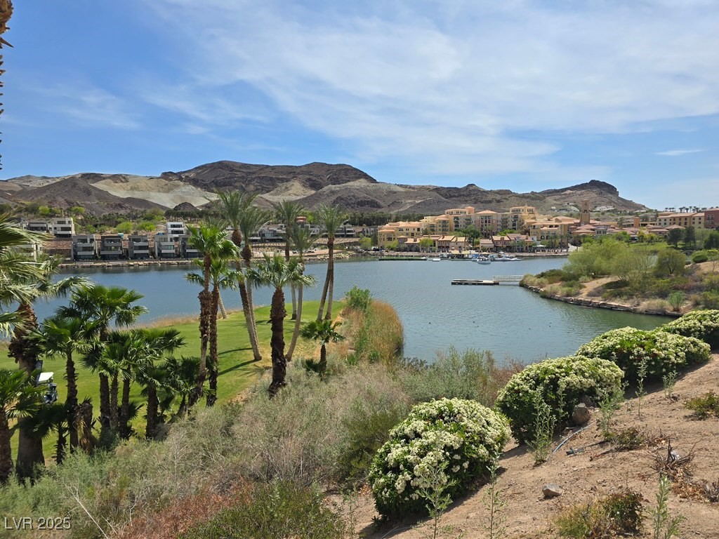 8 Hilltop Crest Street